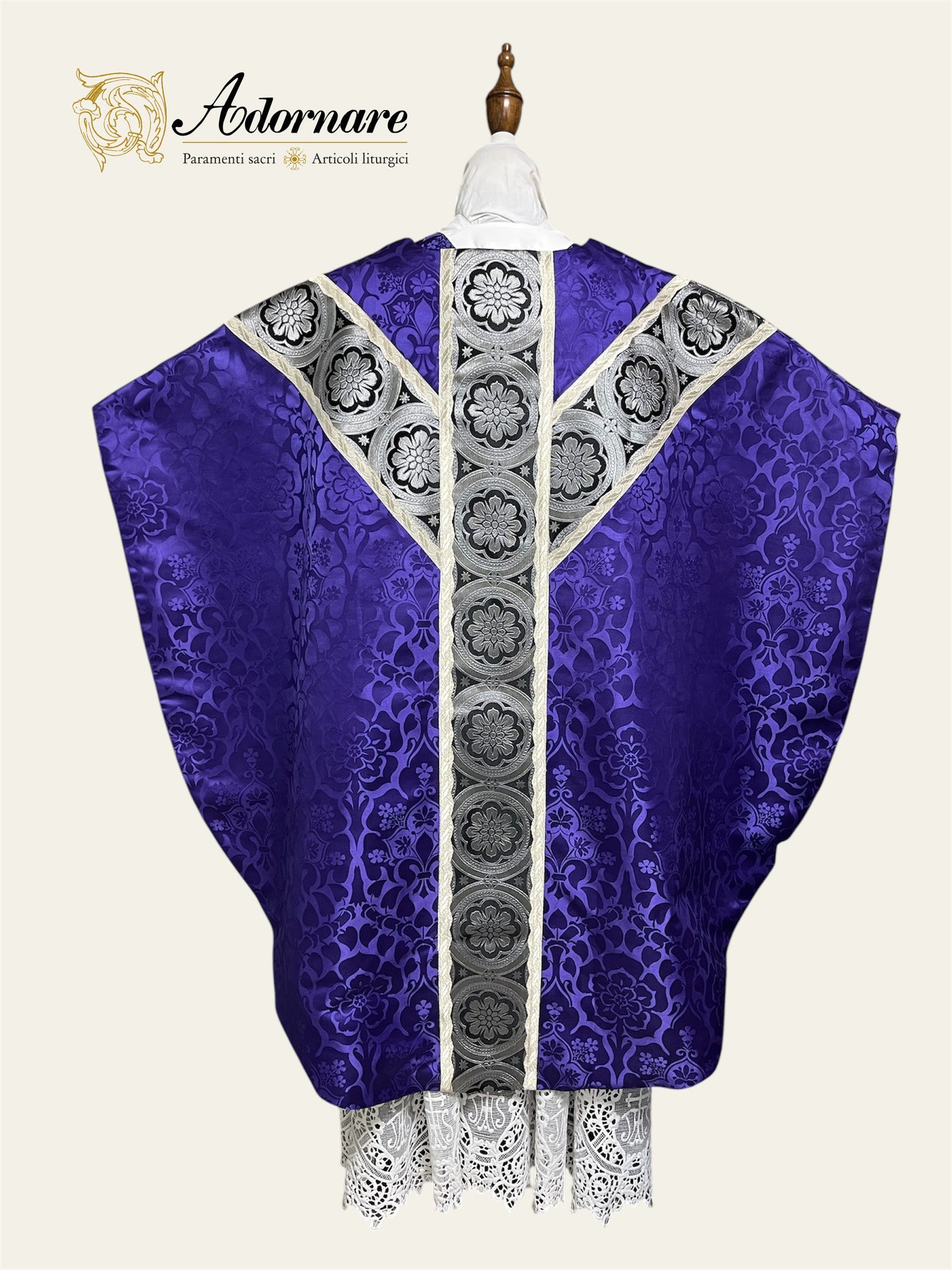 Semi-gothic chasuble with customised design