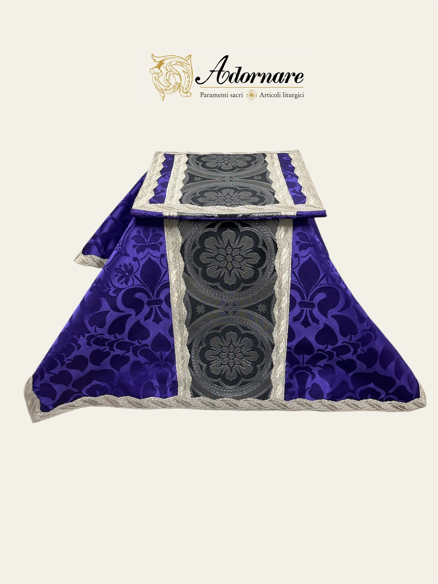 Semi-gothic chasuble with customised design
