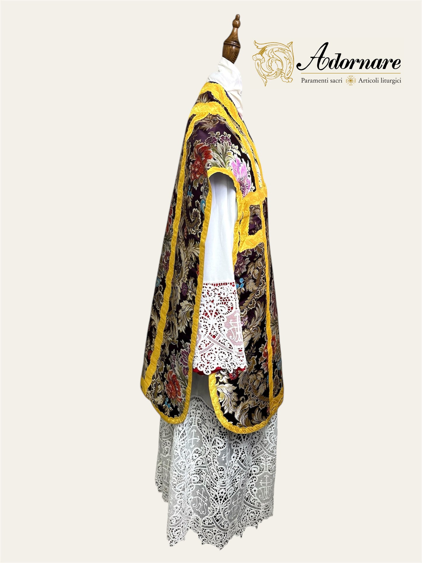 Italian Floral Brocade Roman Chasuble - Low Mass Set / Pianete Romane Broccato