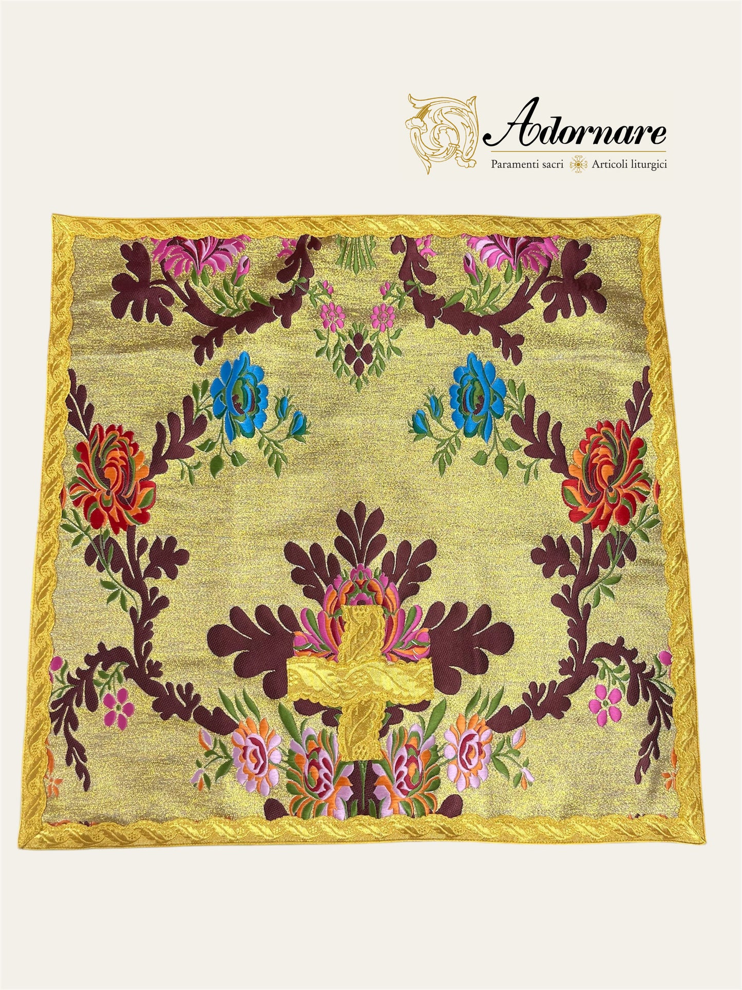 Gold Floral Brocade French-cut Roman Chasuble Low Mass Set / Pianeta Francese in Broccato Oro