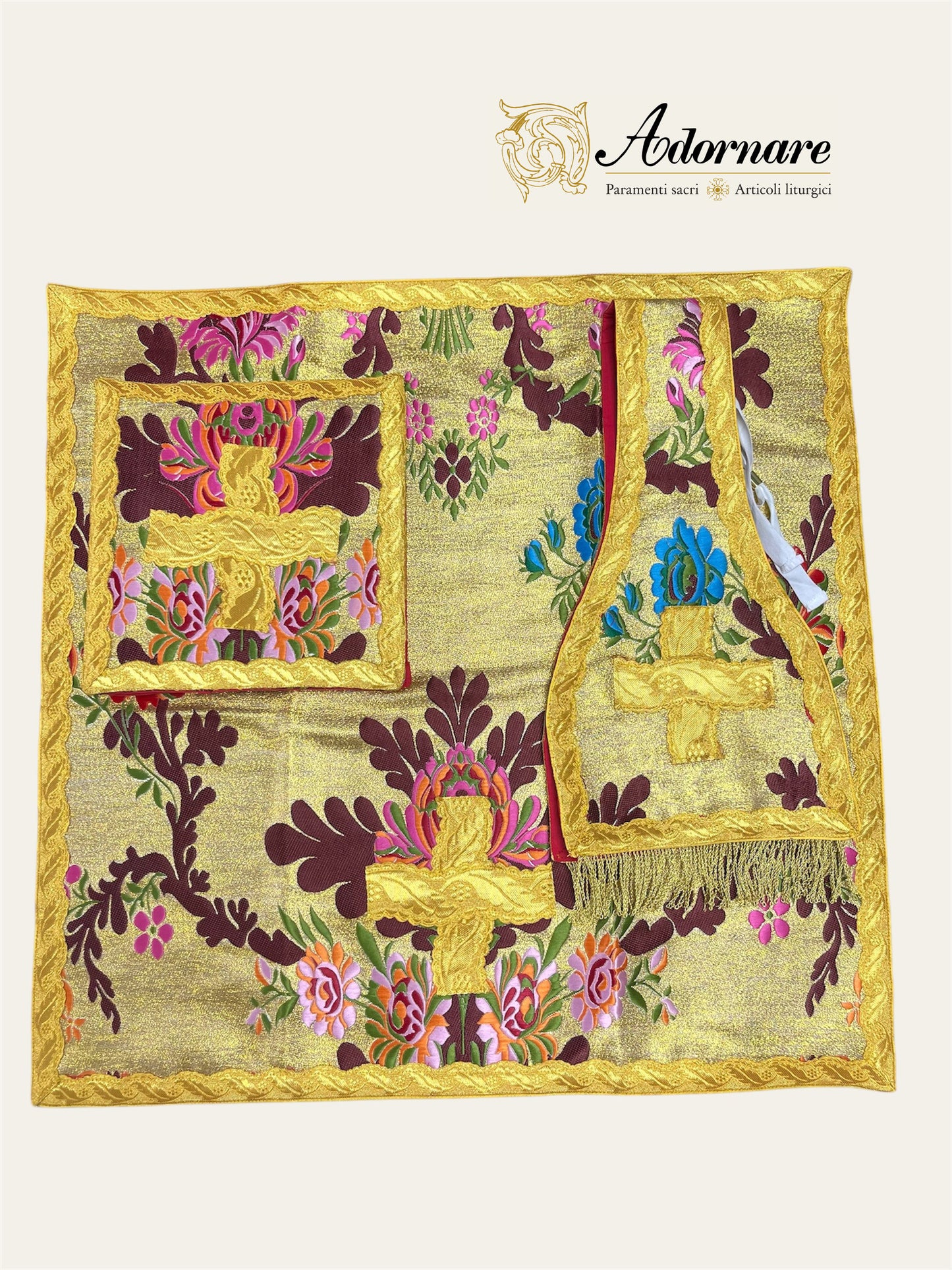 Gold Floral Brocade French-cut Roman Chasuble Low Mass Set / Pianeta Francese in Broccato Oro