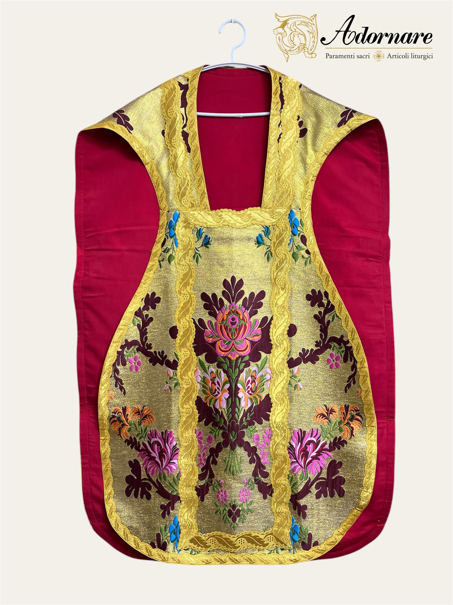 Gold Floral Brocade French-cut Roman Chasuble Low Mass Set / Pianeta Francese in Broccato Oro