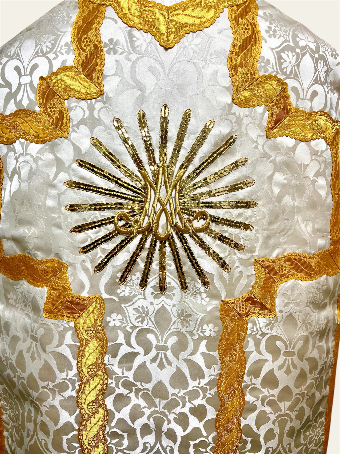 "Ave Maria" French-cut Roman Chasuble Low Mass Set / Pianeta Francese "Ave Maria"