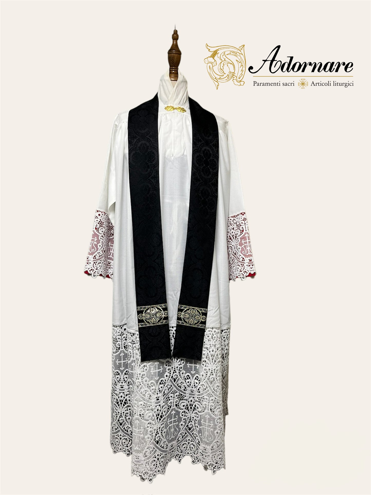 Semi-gothic chasuble economical with woven Y-orphrey and IHS appliqué / Casula semi-gotica economico