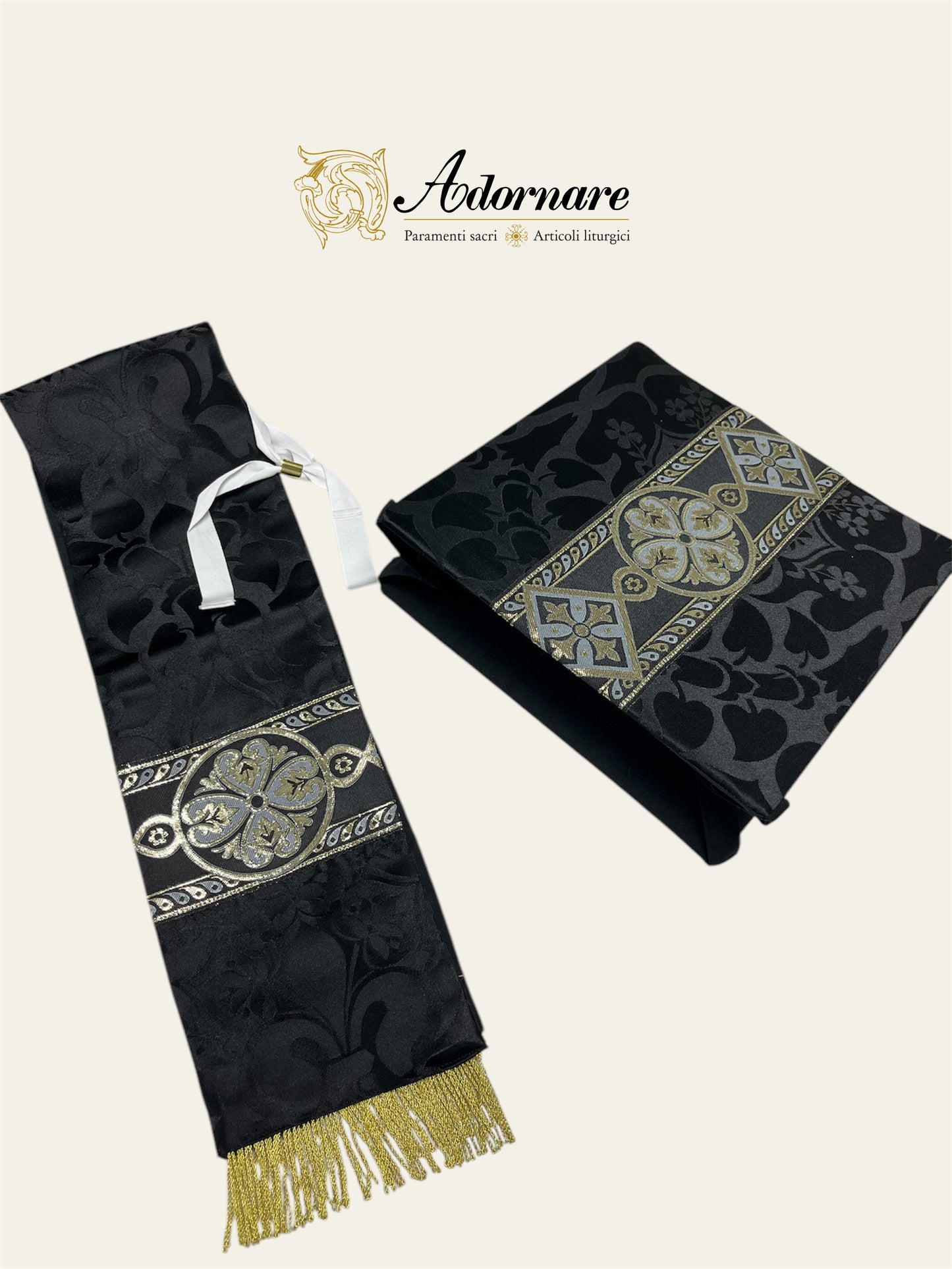 Semi-gothic chasuble with woven Y-orphrey and IHS appliqué - Low Mass Set / Casule semi-gotica Damasco