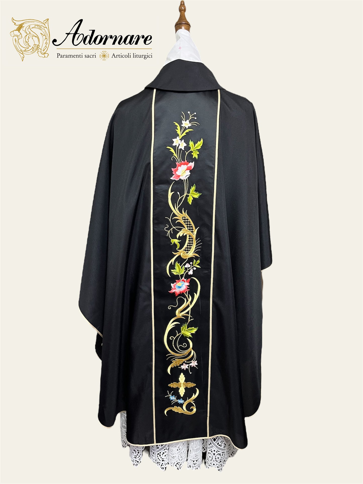 Gothic chasuble with machine embroidered panels / Casula con ricamo a macchina - Style GC-02