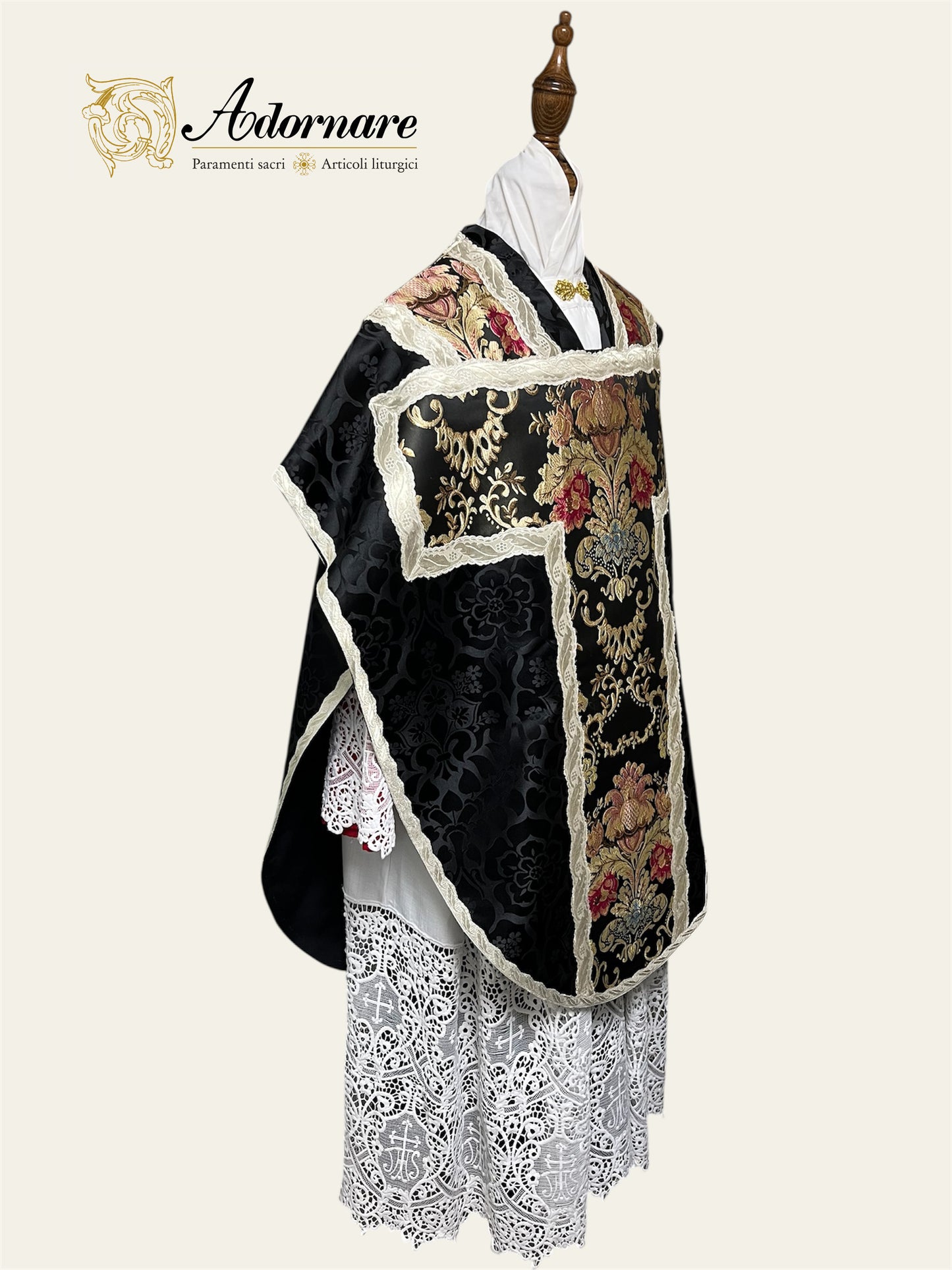 Requiem St Philip Neri Chasuble Low Mass Set (Black) / Pianeta San Filippo in Broccato (Nero)