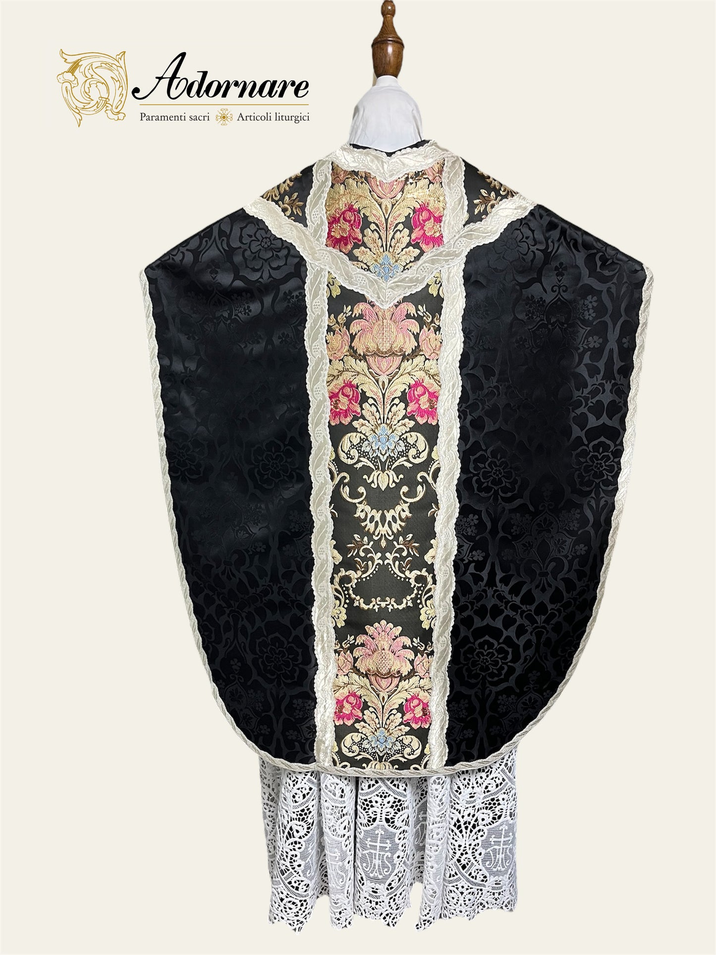 Requiem St Philip Neri Chasuble Low Mass Set (Black) / Pianeta San Filippo in Broccato (Nero)