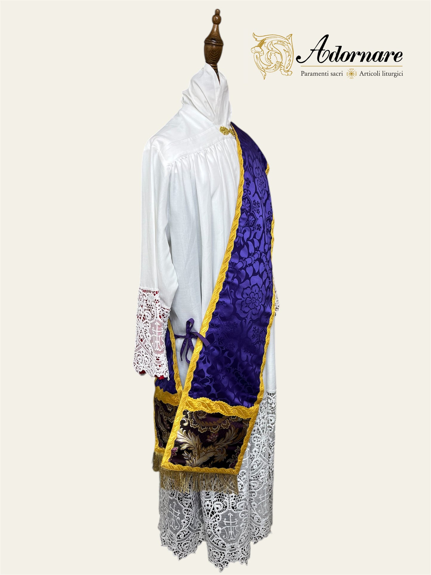 Folded chasubles & broad stole set in St Philip Neri cut/Pianete Plicate & Stola Latior San Filippo
