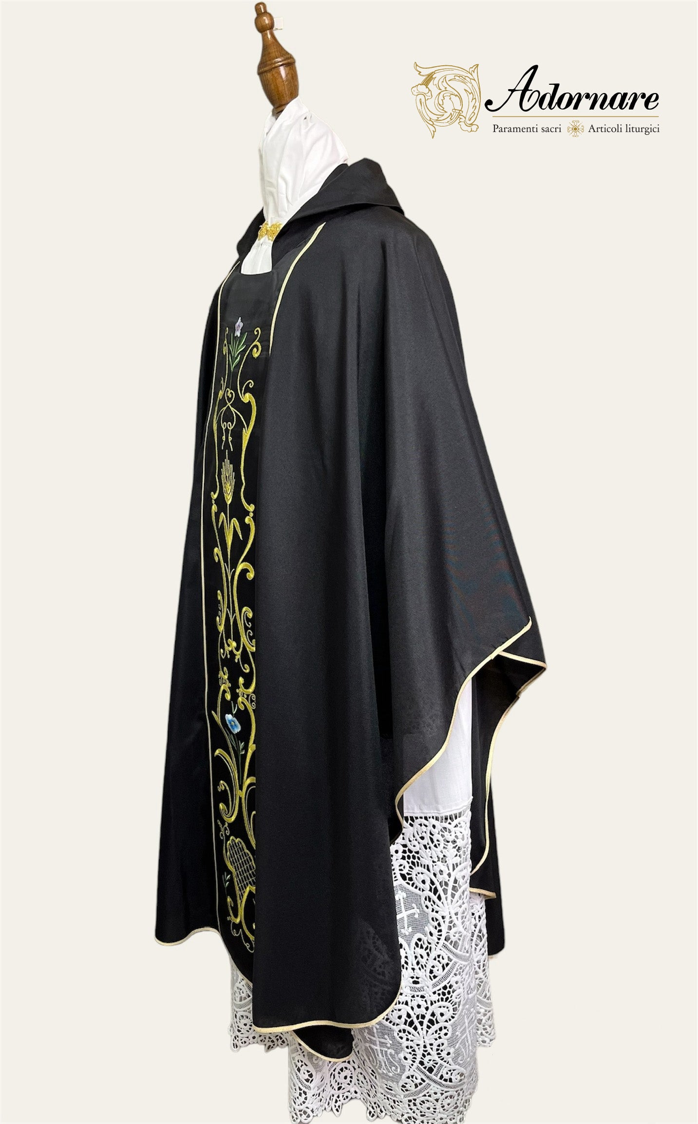 Gothic chasuble with machine embroidered panels / Casula con ricamo a macchina - Style GC-01