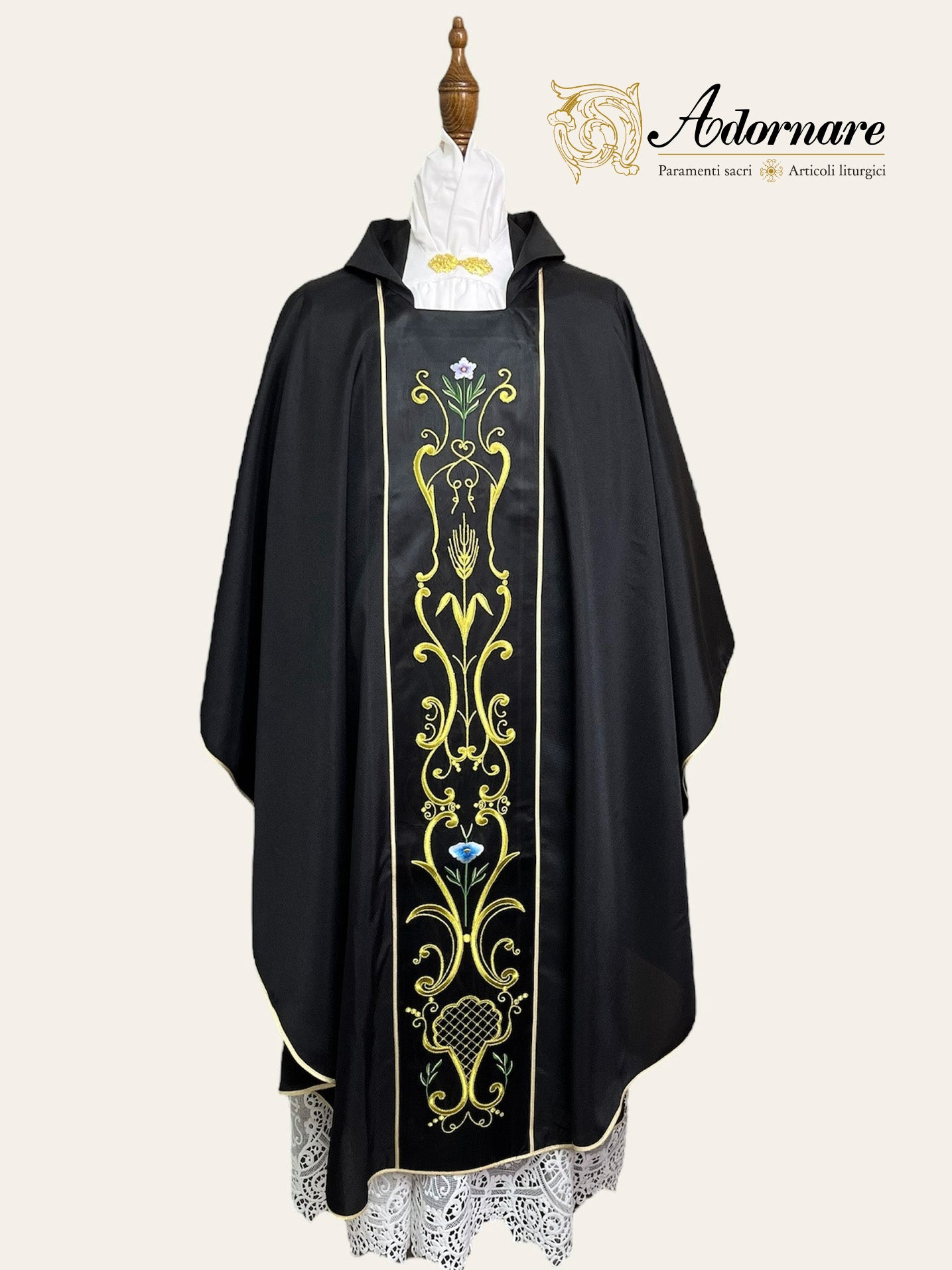 Gothic chasuble with machine embroidered panels / Casula con ricamo a macchina - Style GC-01