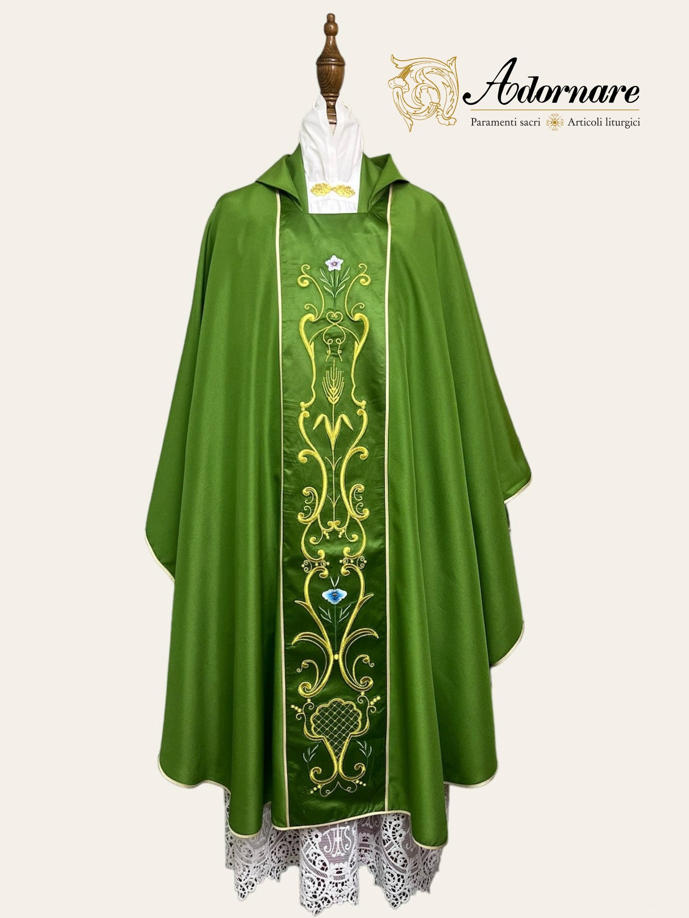 Gothic chasuble with machine embroidered panels / Casula con ricamo a macchina - Style GC-01