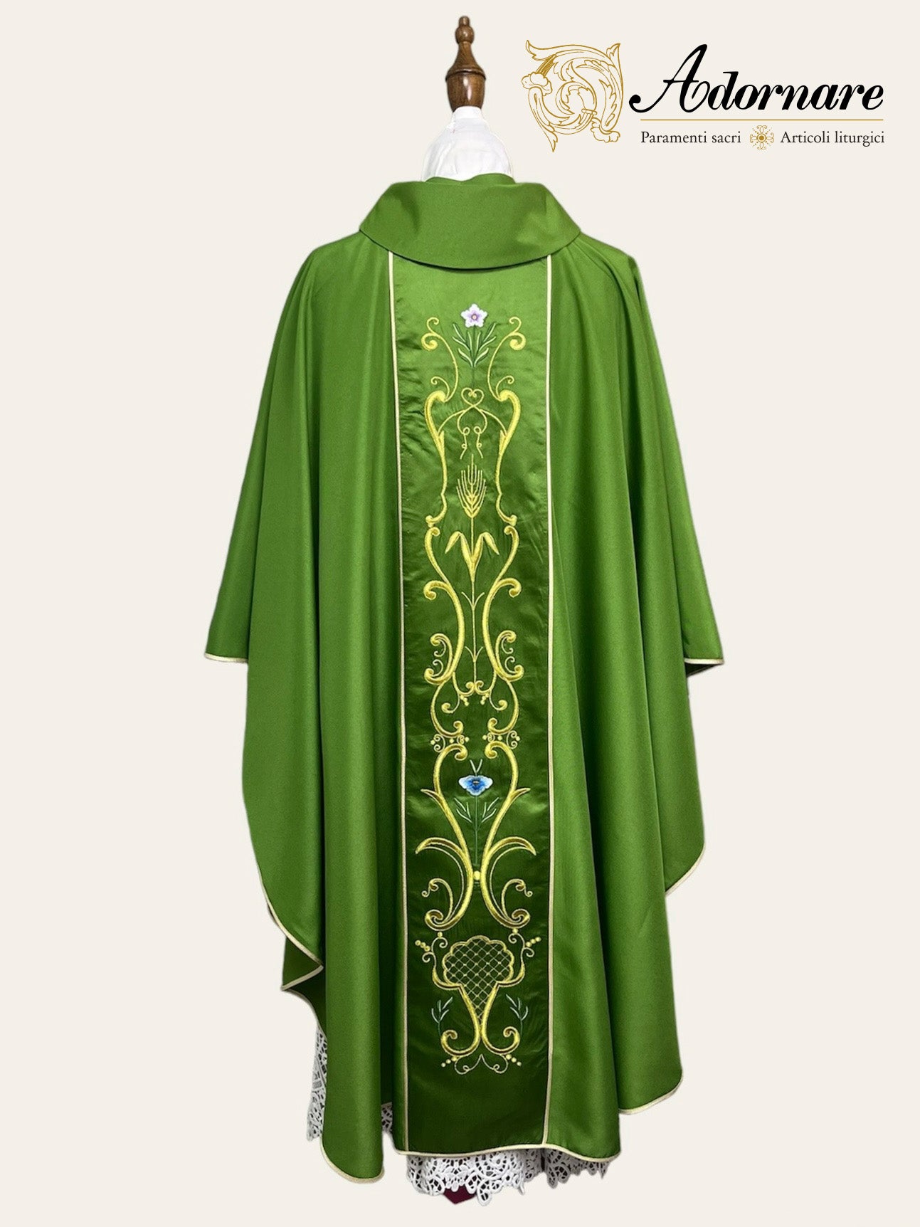 Gothic chasuble with machine embroidered panels / Casula con ricamo a macchina - Style GC-01