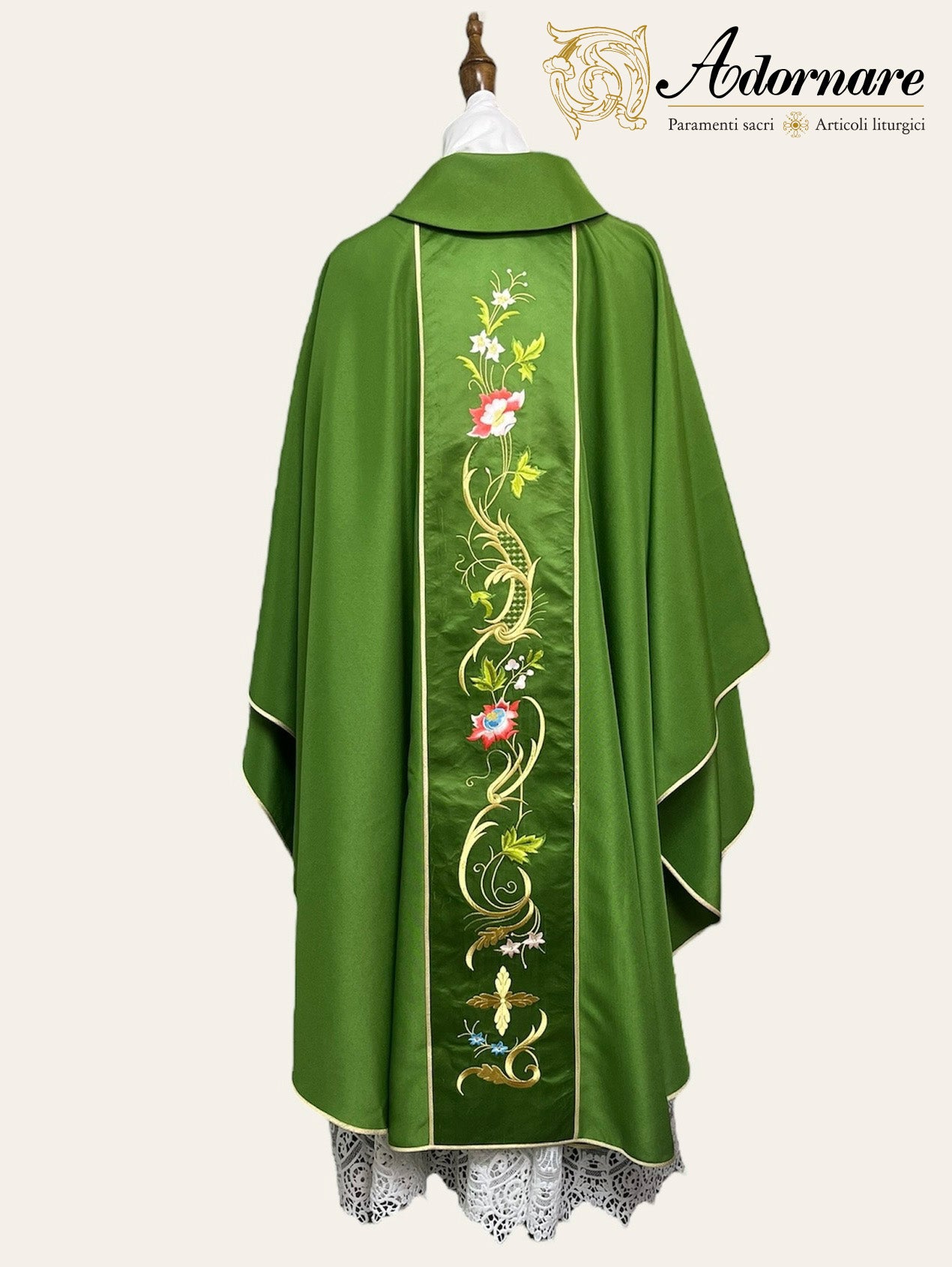 Gothic chasuble with machine embroidered panels / Casula con ricamo a macchina - Style GC-02