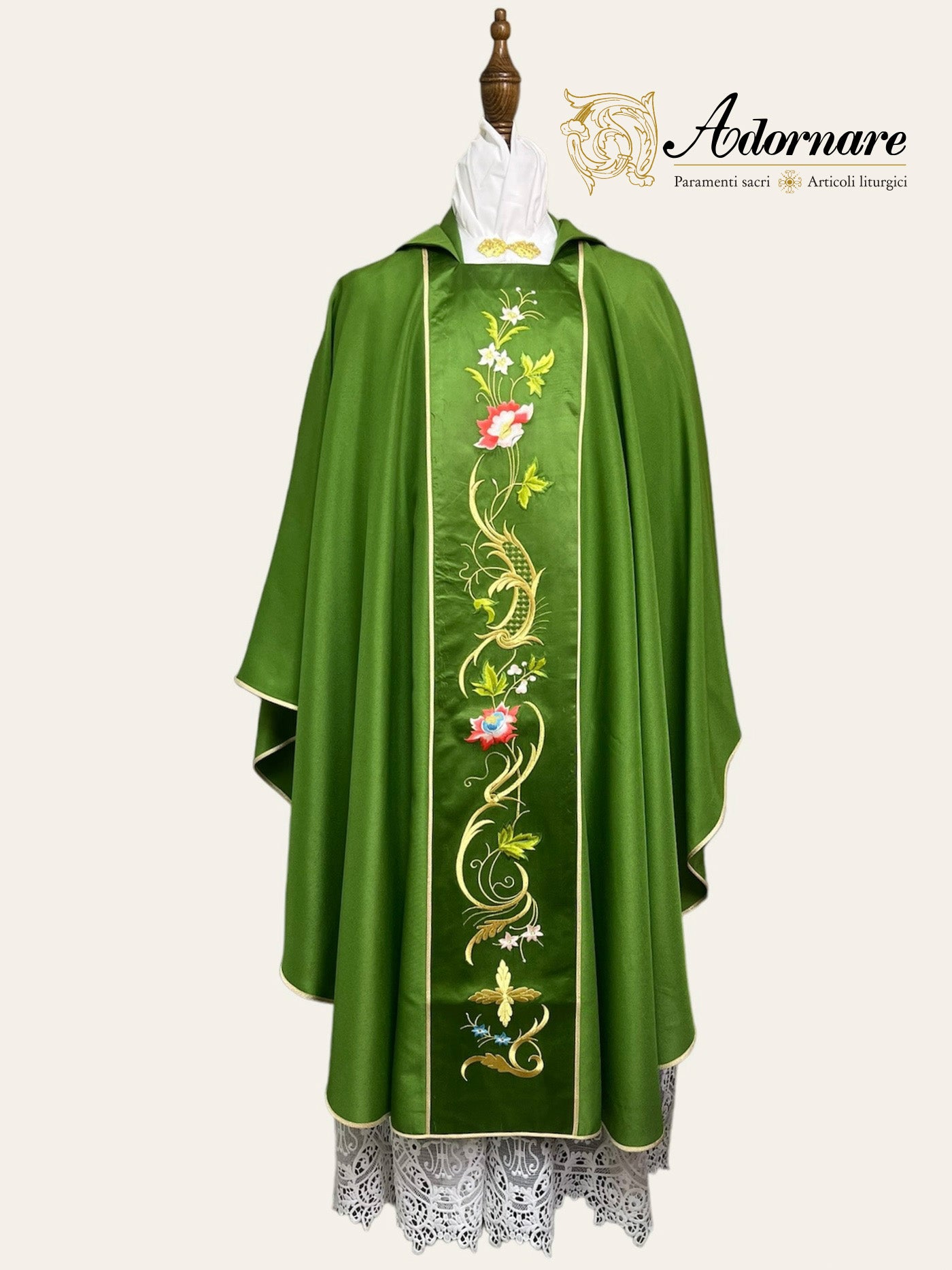 Gothic chasuble with machine embroidered panels / Casula con ricamo a macchina - Style GC-02