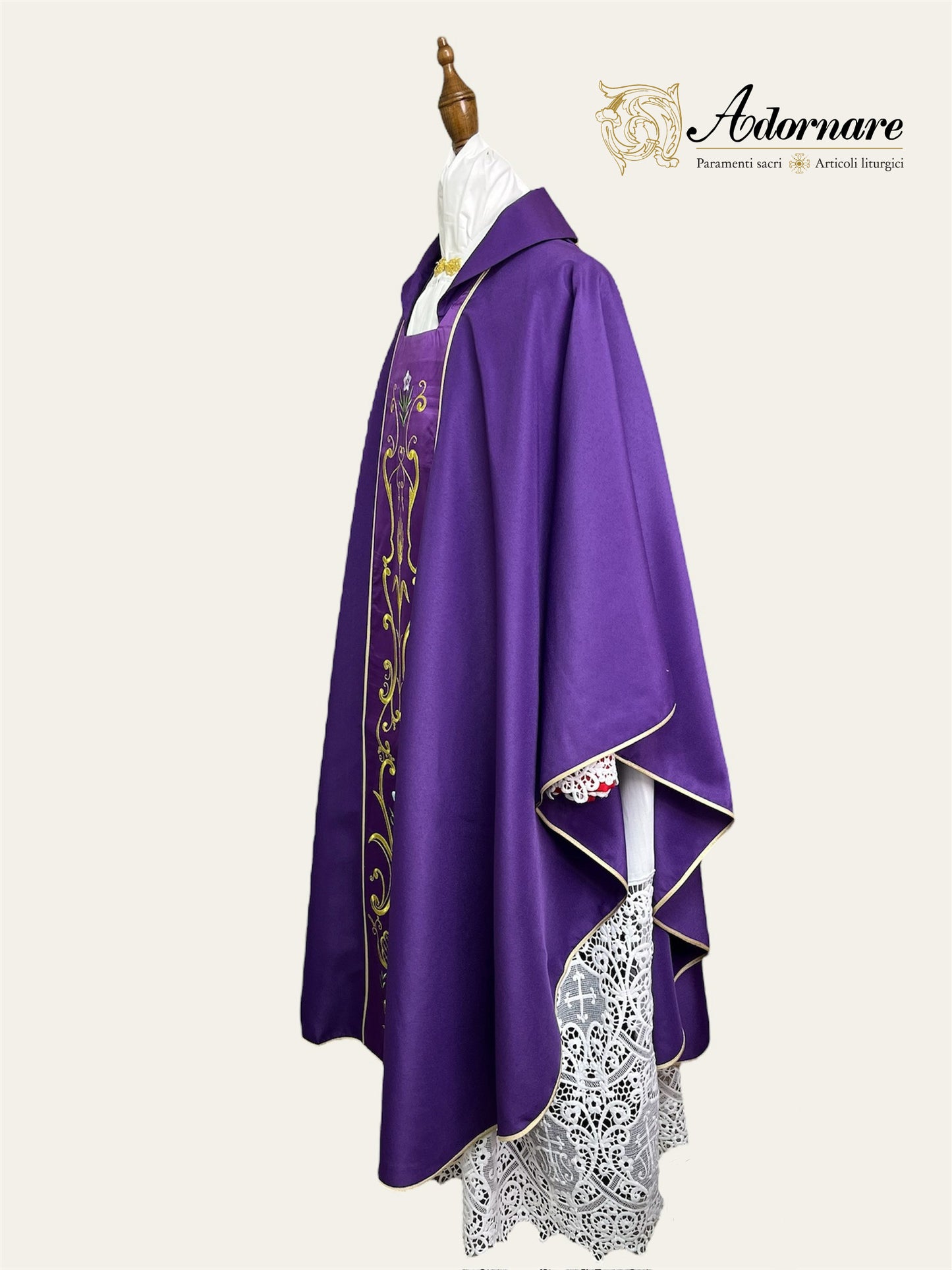 Gothic chasuble with machine embroidered panels / Casula con ricamo a macchina - Style GC-01