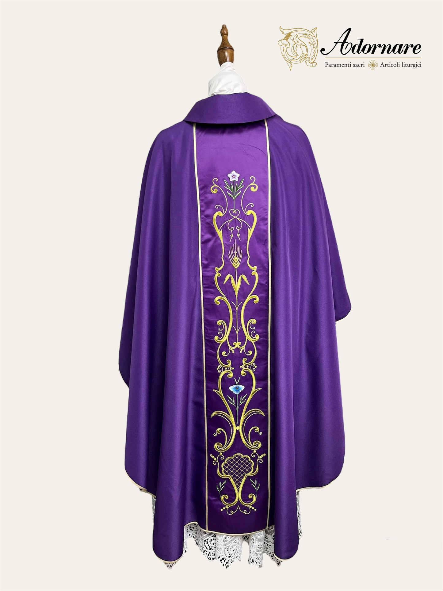 Gothic chasuble with machine embroidered panels / Casula con ricamo a macchina - Style GC-01
