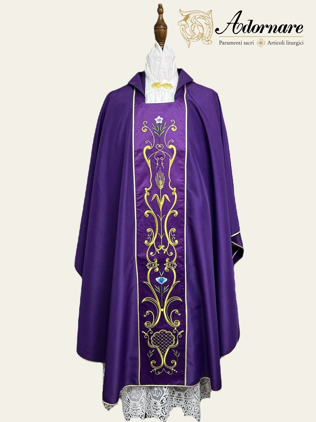 Gothic chasuble with machine embroidered panels / Casula con ricamo a macchina - Style GC-01
