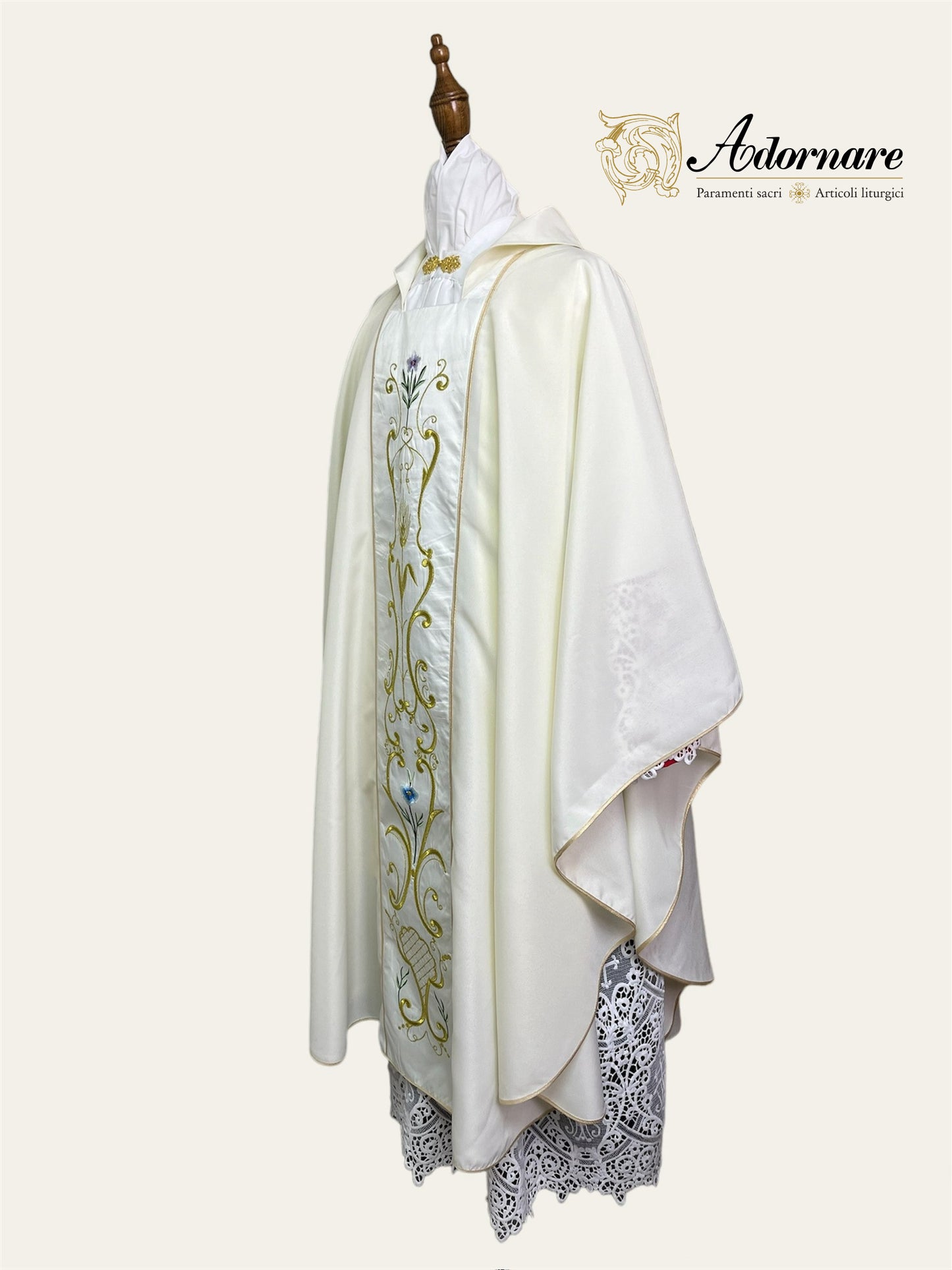Gothic chasuble with machine embroidered panels / Casula con ricamo a macchina - Style GC-01