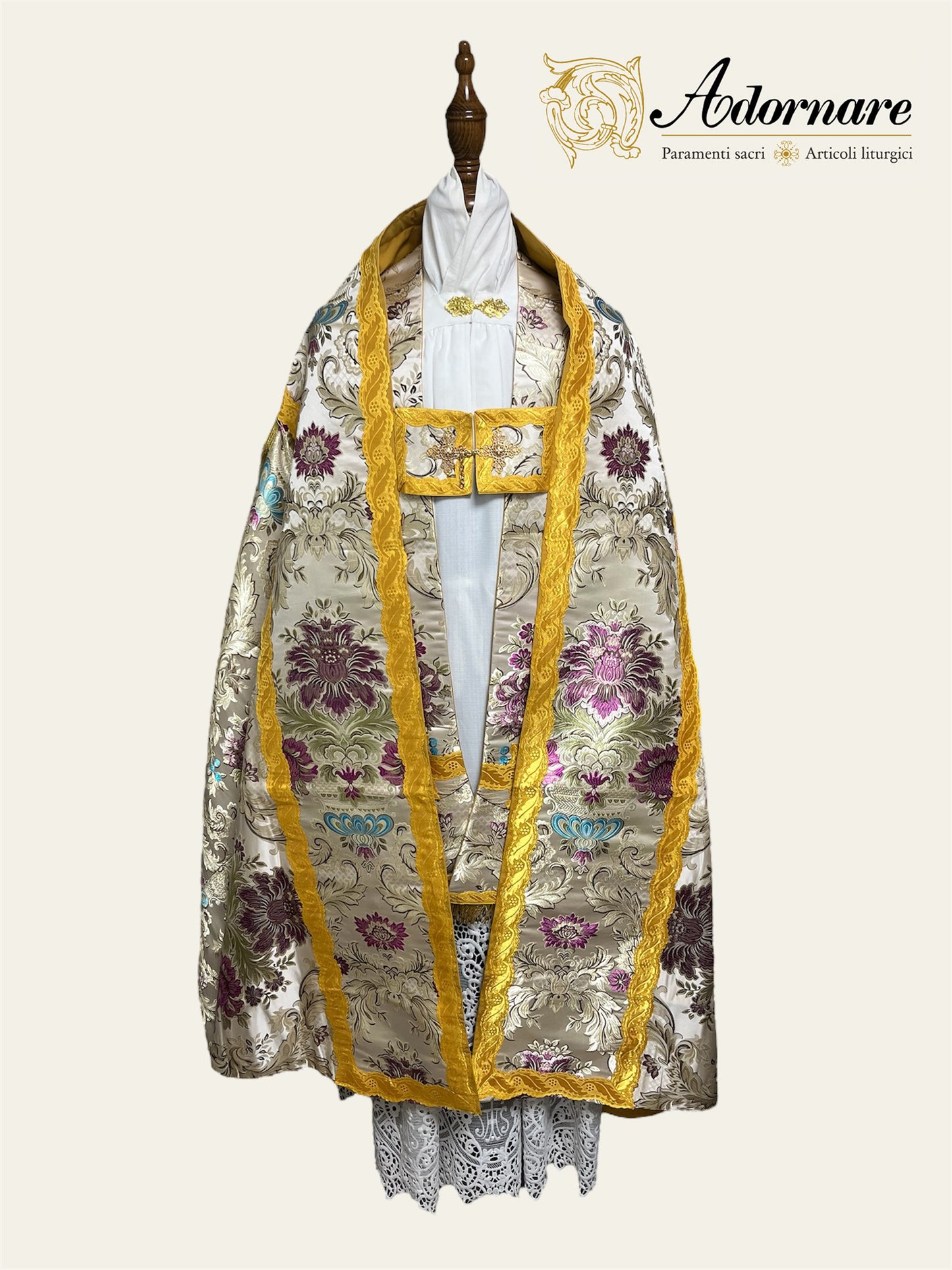 Brocade Roman Cope / Piviale Romano Broccato