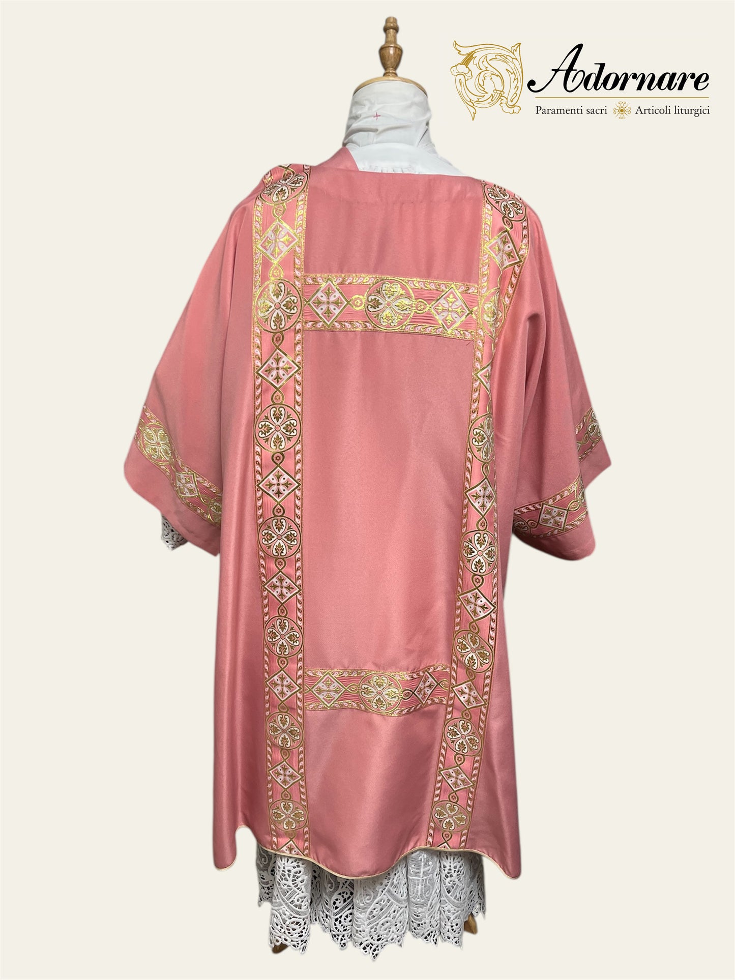 Gothic Dalmatic with woven orphrey bands / Dalmatica gotica