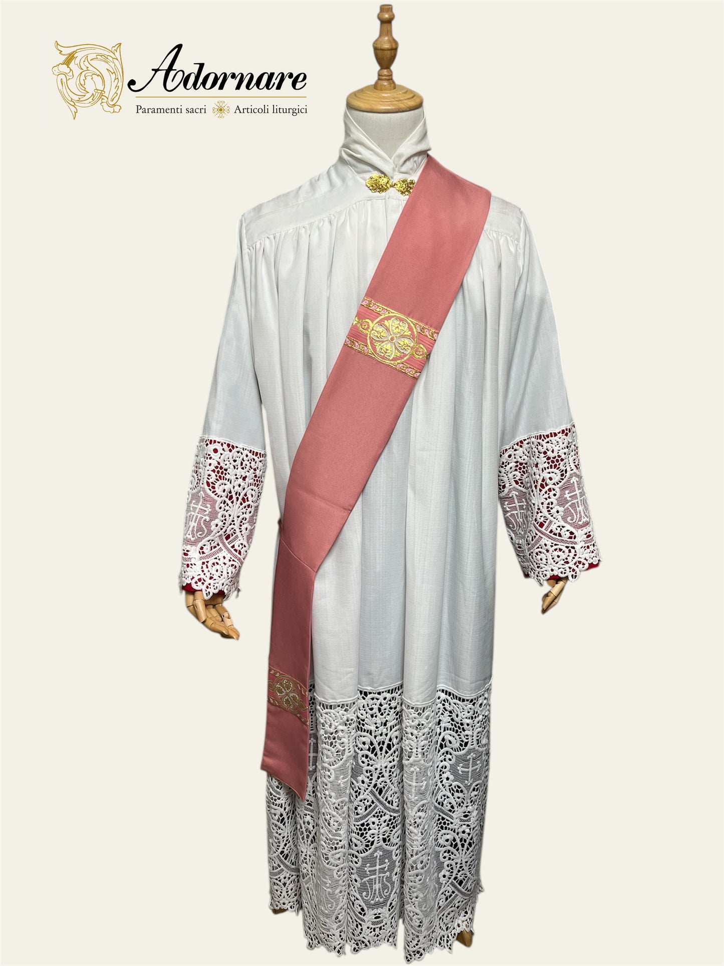 Gothic Dalmatic with woven orphrey bands / Dalmatica gotica