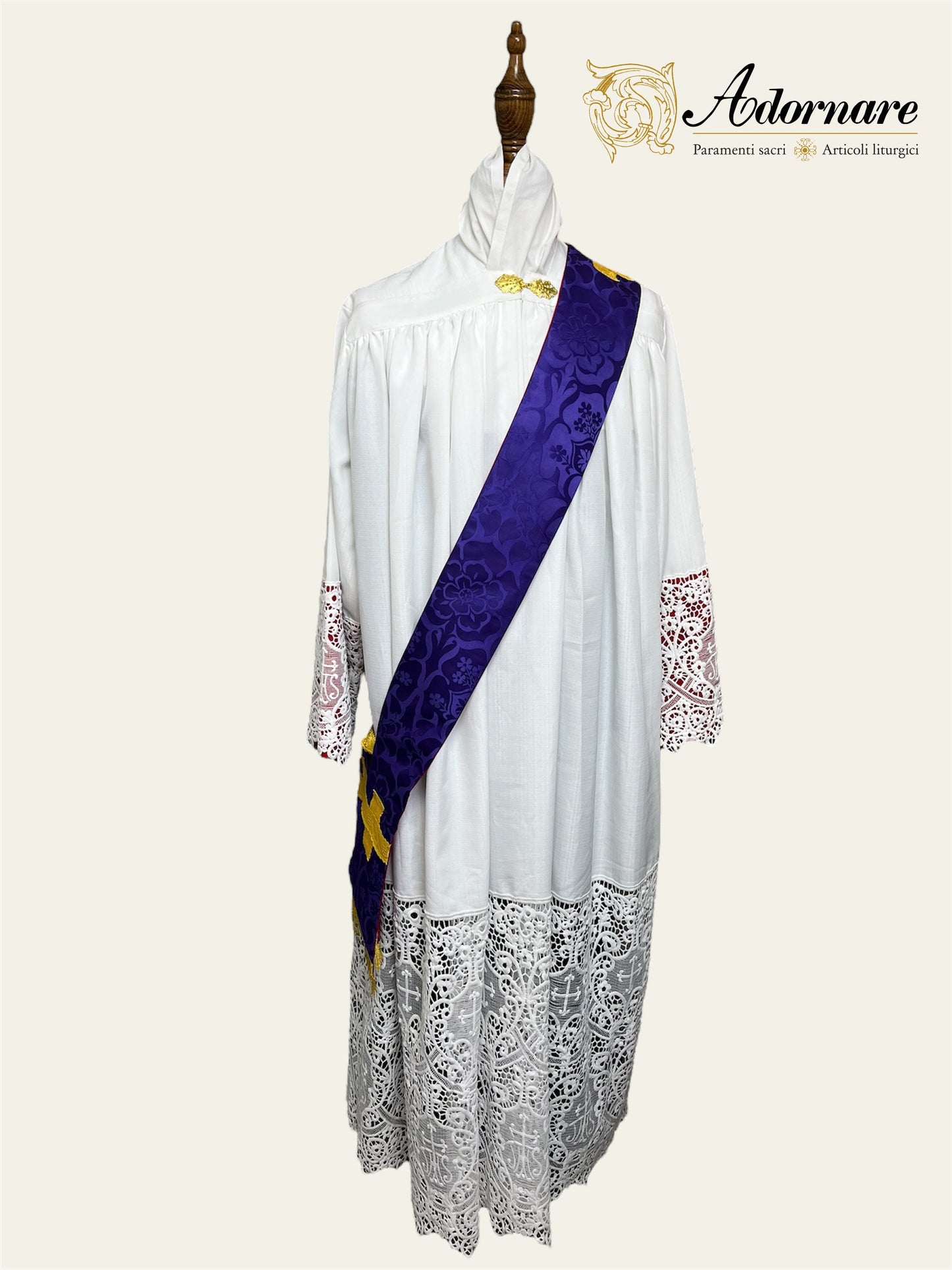 Folded chasubles & broad stole set in St Philip Neri cut/Pianete Plicate & Stola Latior San Filippo
