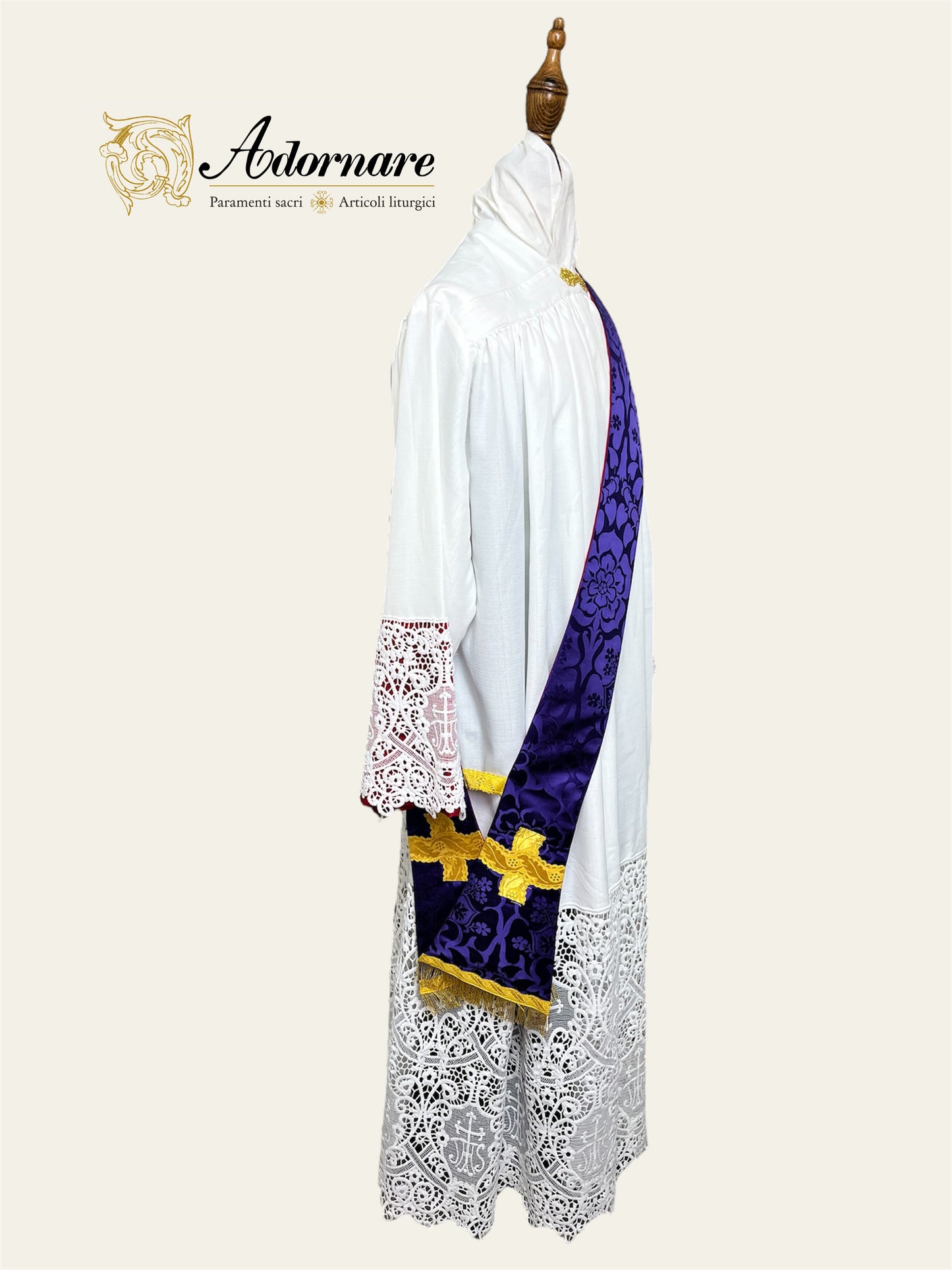 Folded chasubles & broad stole set in St Philip Neri cut/Pianete Plicate & Stola Latior San Filippo