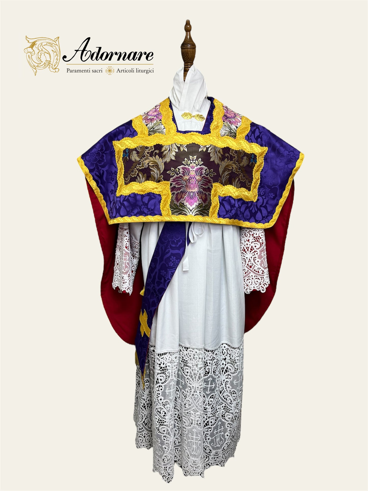 Folded chasubles & broad stole set in St Philip Neri cut/Pianete Plicate & Stola Latior San Filippo