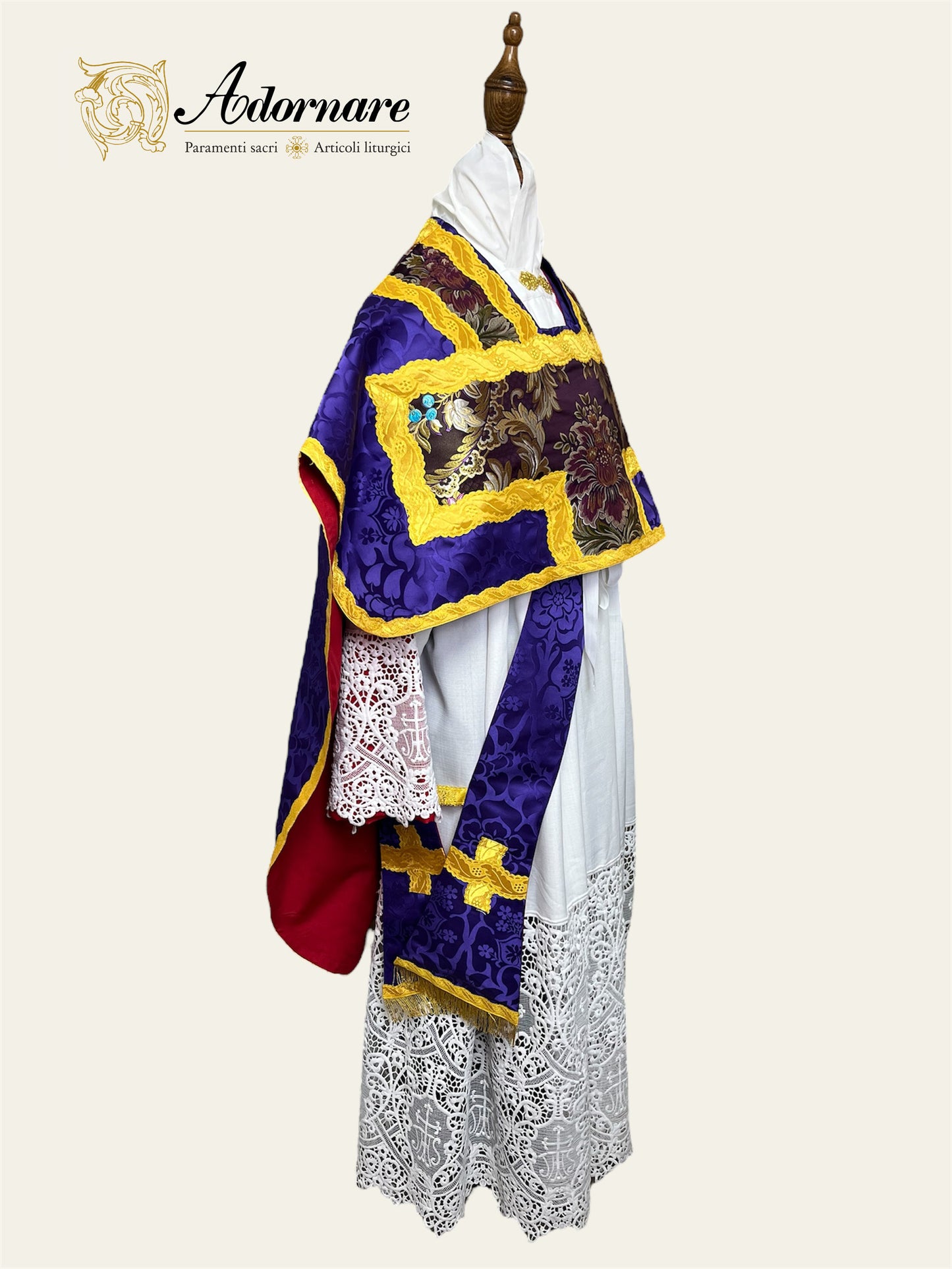 Folded chasubles & broad stole set in St Philip Neri cut/Pianete Plicate & Stola Latior San Filippo