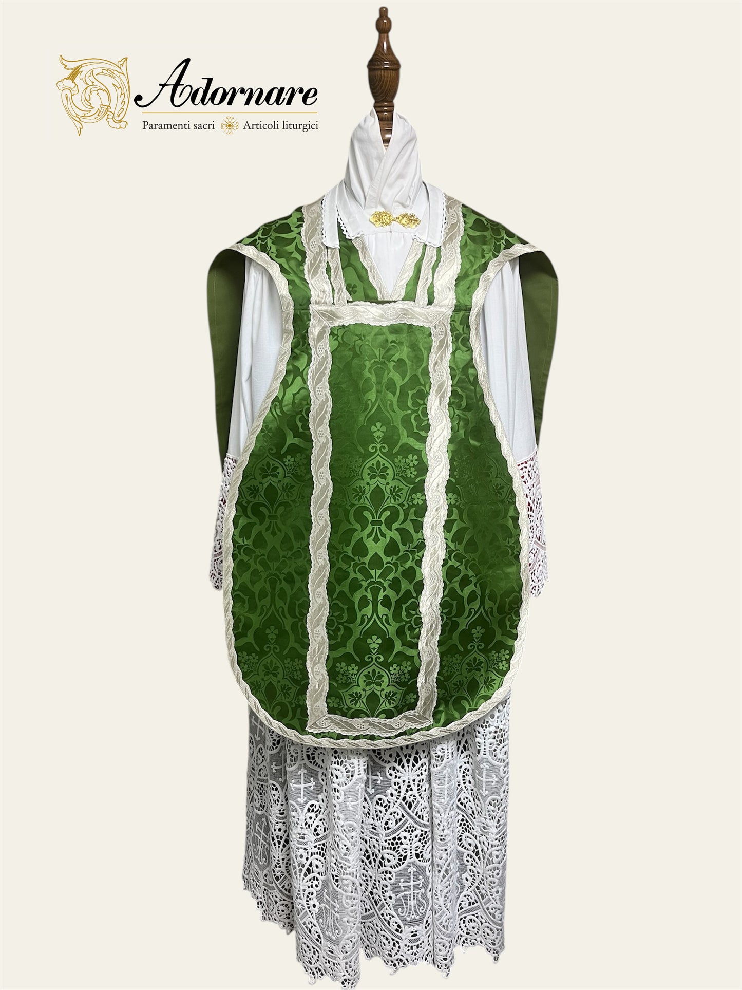 Damask "IHS" French-cut Roman Chasuble Low Mass Set / Pianeta Francese Damasco "IHS"
