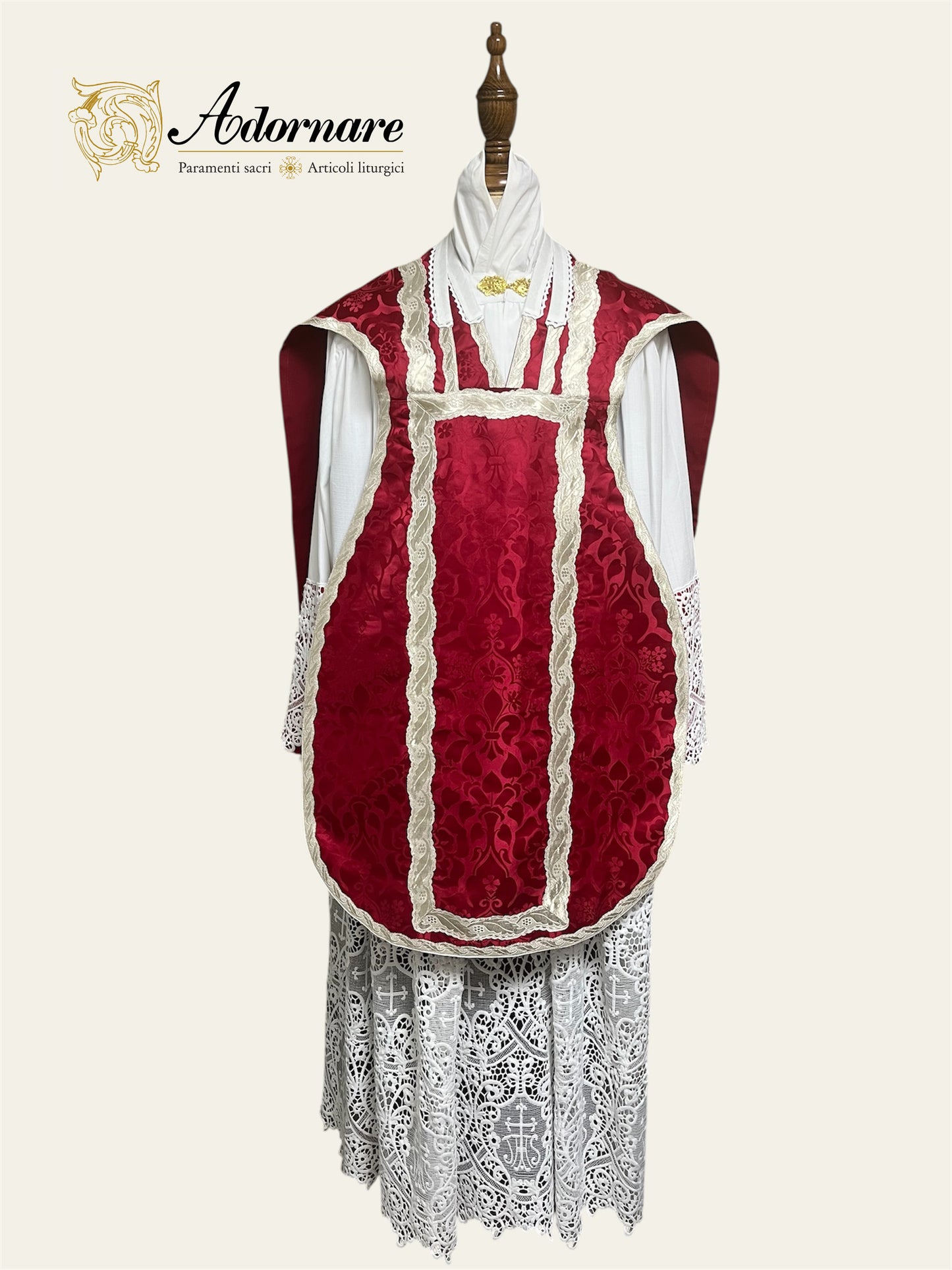 Damask "IHS" French-cut Roman Chasuble Low Mass Set / Pianeta Francese Damasco "IHS"