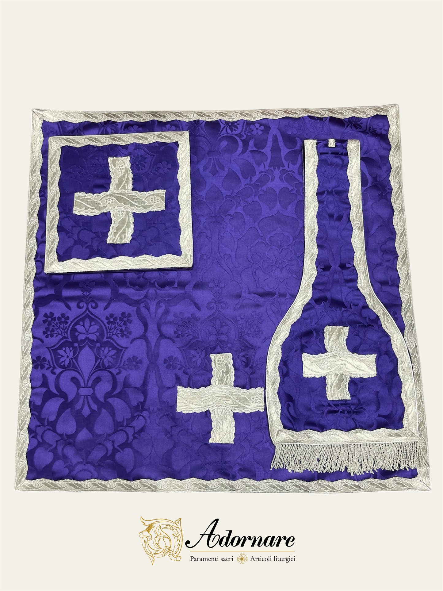 Damask "IHS" French-cut Roman Chasuble Low Mass Set / Pianeta Francese Damasco "IHS"