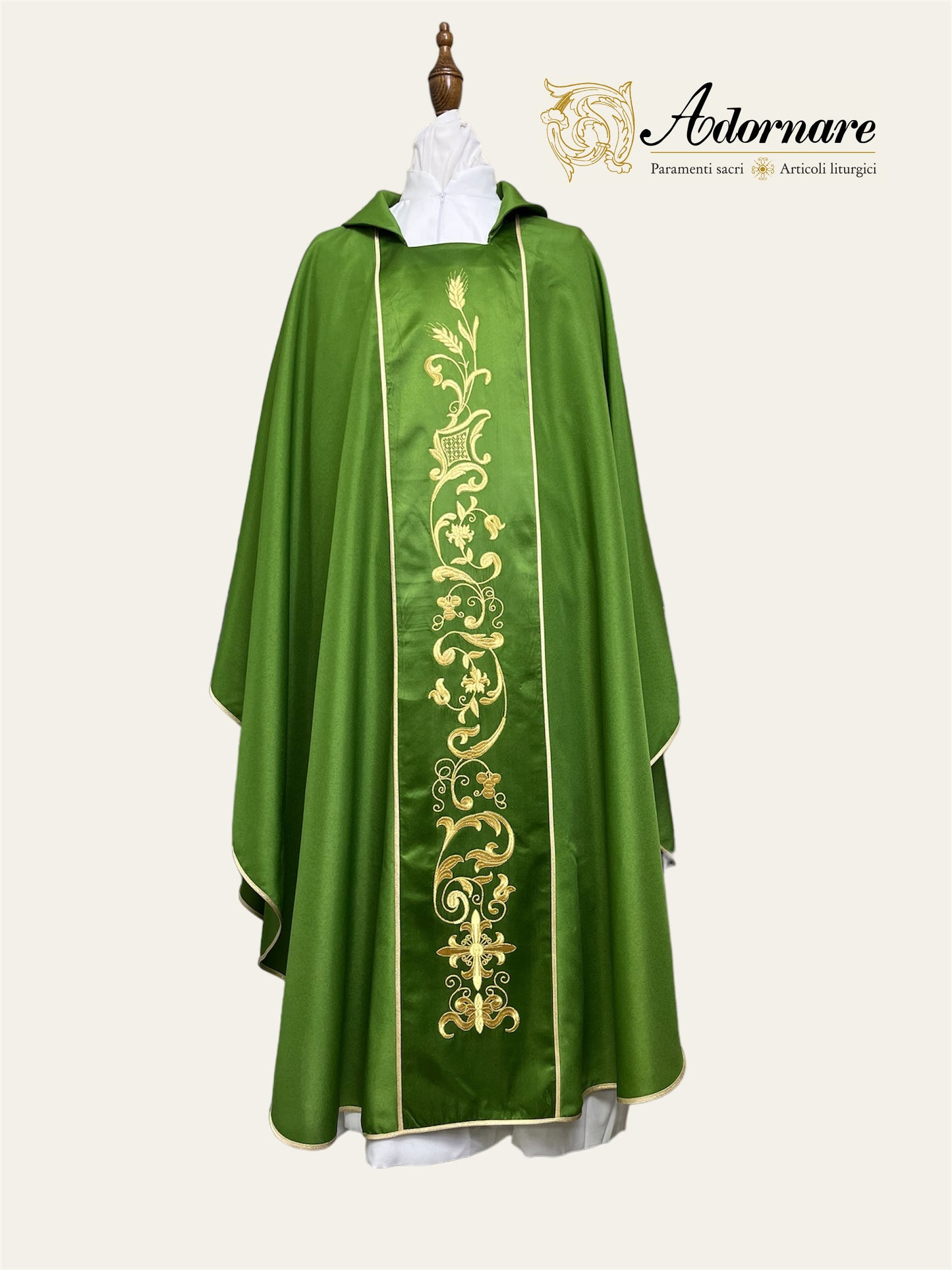 Gothic chasuble with machine embroidered panels / Casula con ricamo a macchina - Style GC-03