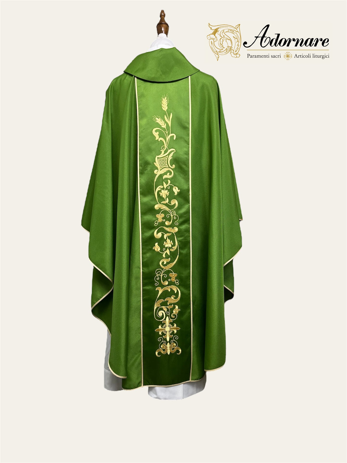 Gothic chasuble with machine embroidered panels / Casula con ricamo a macchina - Style GC-03
