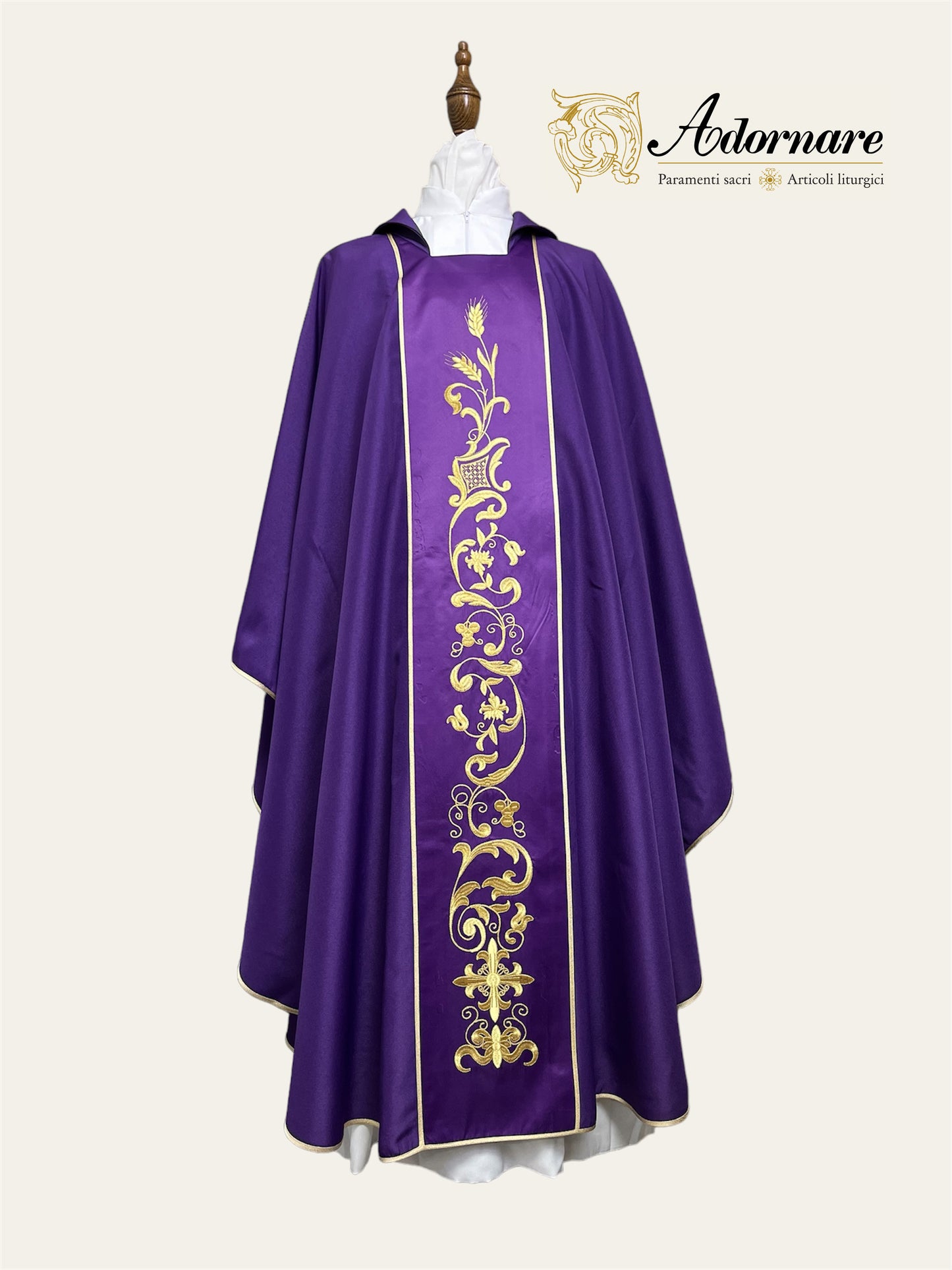 Gothic chasuble with machine embroidered panels / Casula con ricamo a macchina - Style GC-03