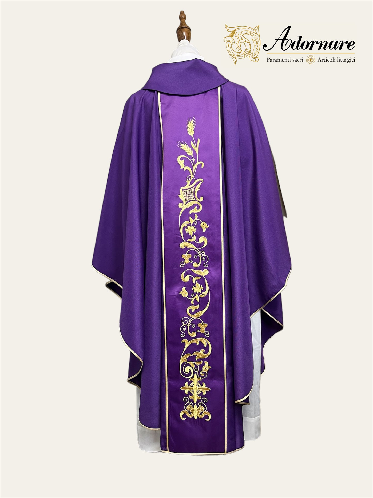 Gothic chasuble with machine embroidered panels / Casula con ricamo a macchina - Style GC-03