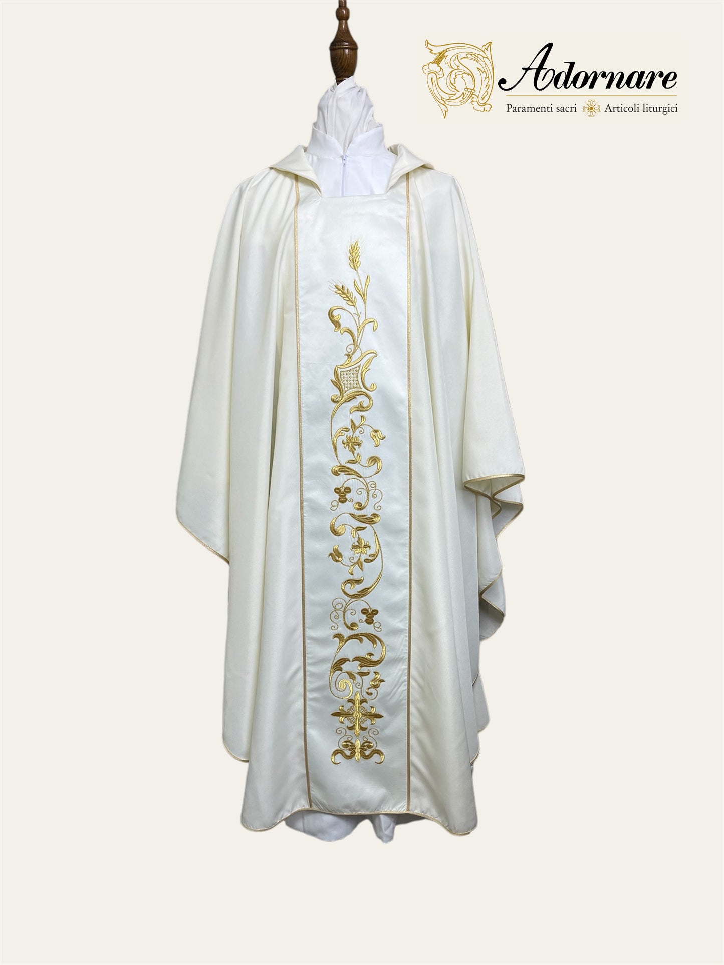 Gothic chasuble with machine embroidered panels / Casula con ricamo a macchina - Style GC-03