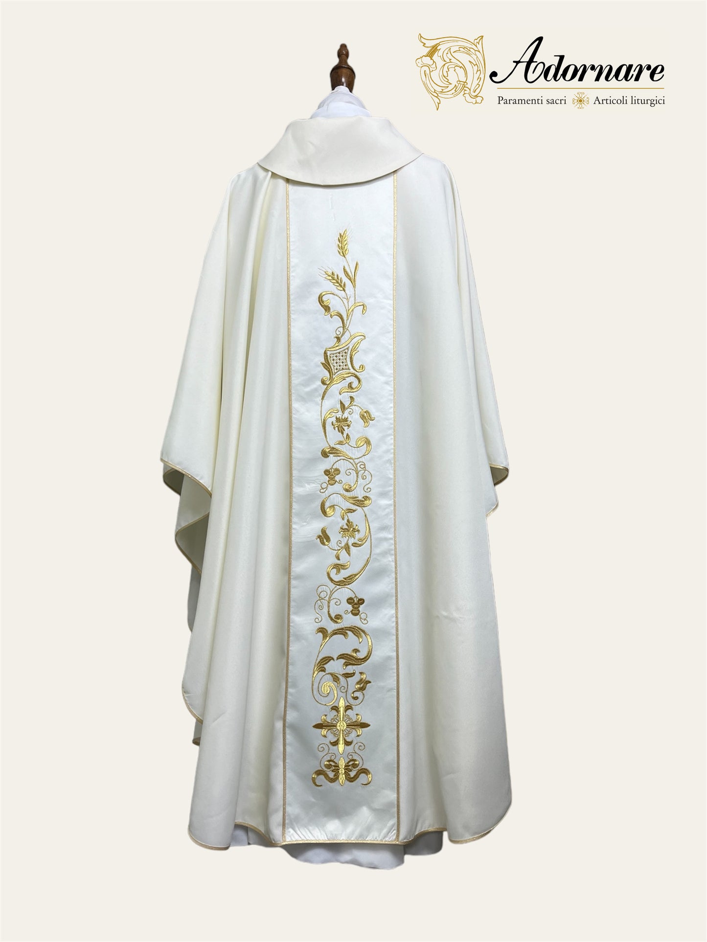 Gothic chasuble with machine embroidered panels / Casula con ricamo a macchina - Style GC-03