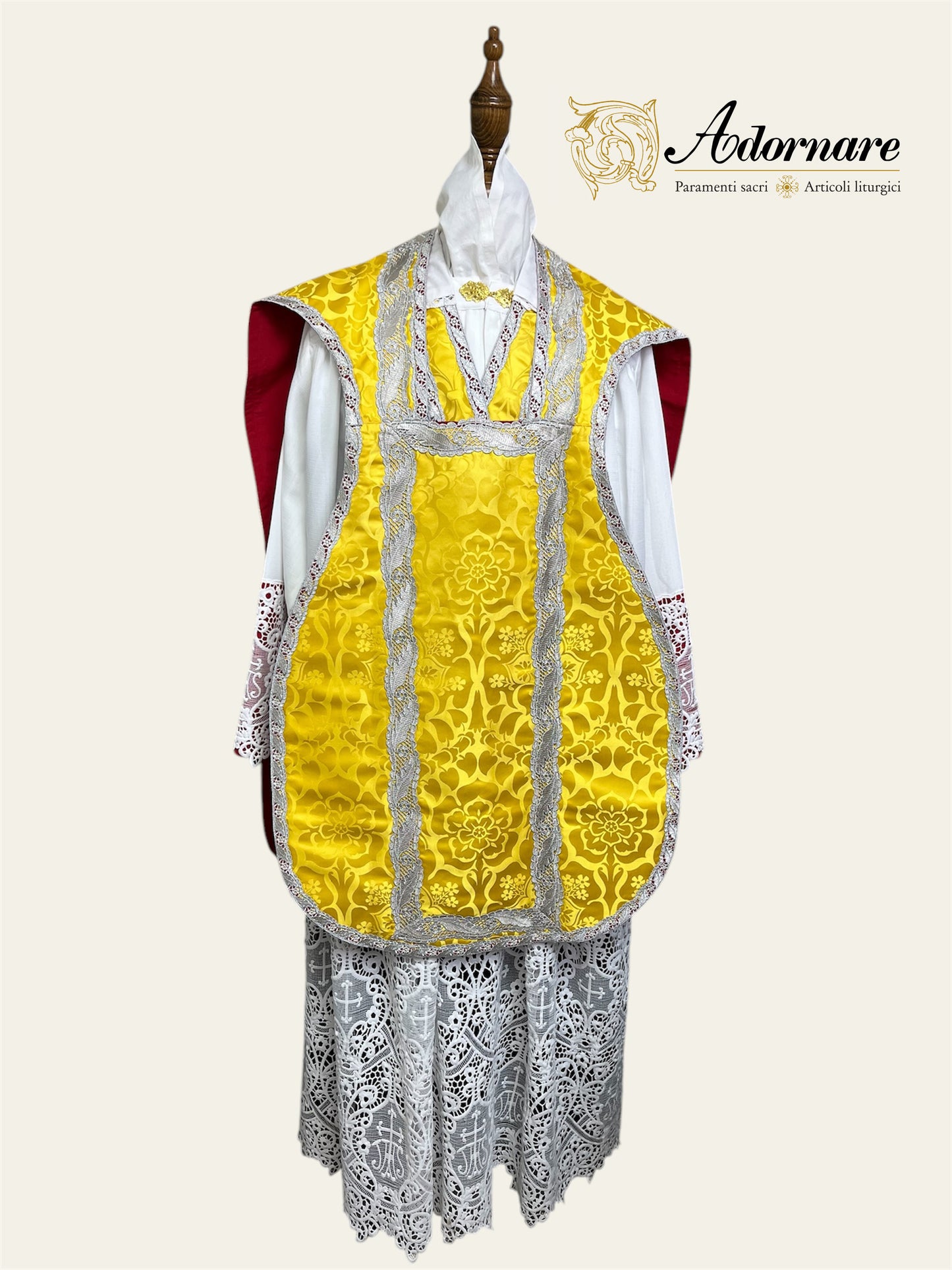 "Pie Pellicane" Hand-embroidered French-cut Roman Chasuble Low Mass Set / Pianeta Francese "Pie Pellicane"