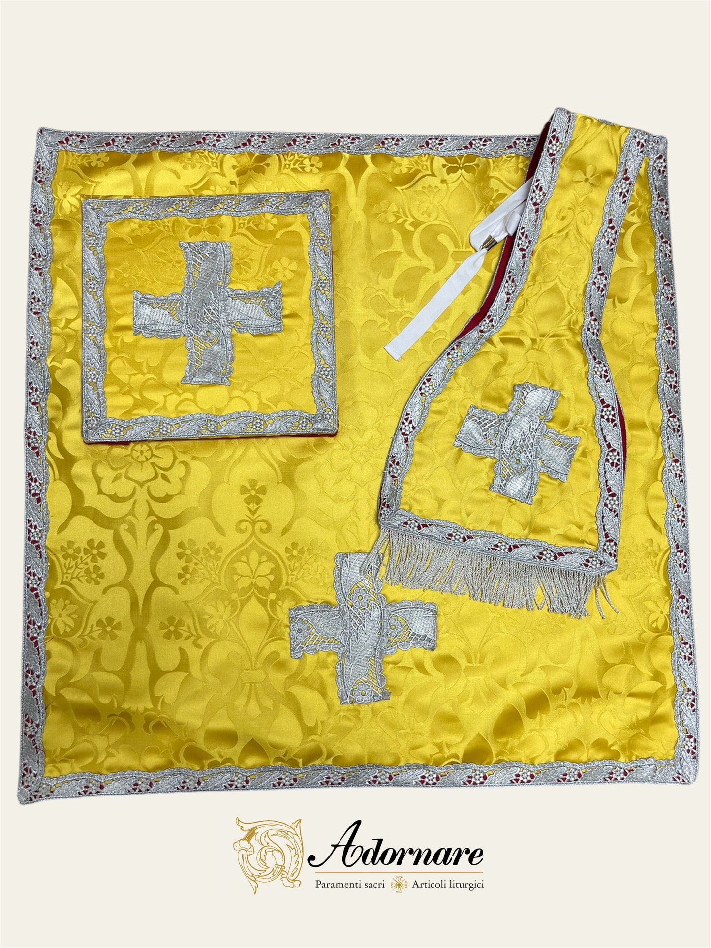 "Agnus Dei" Hand-embroidered French-cut Roman Chasuble Low Mass Set / Pianeta Francese "Agnus Dei"