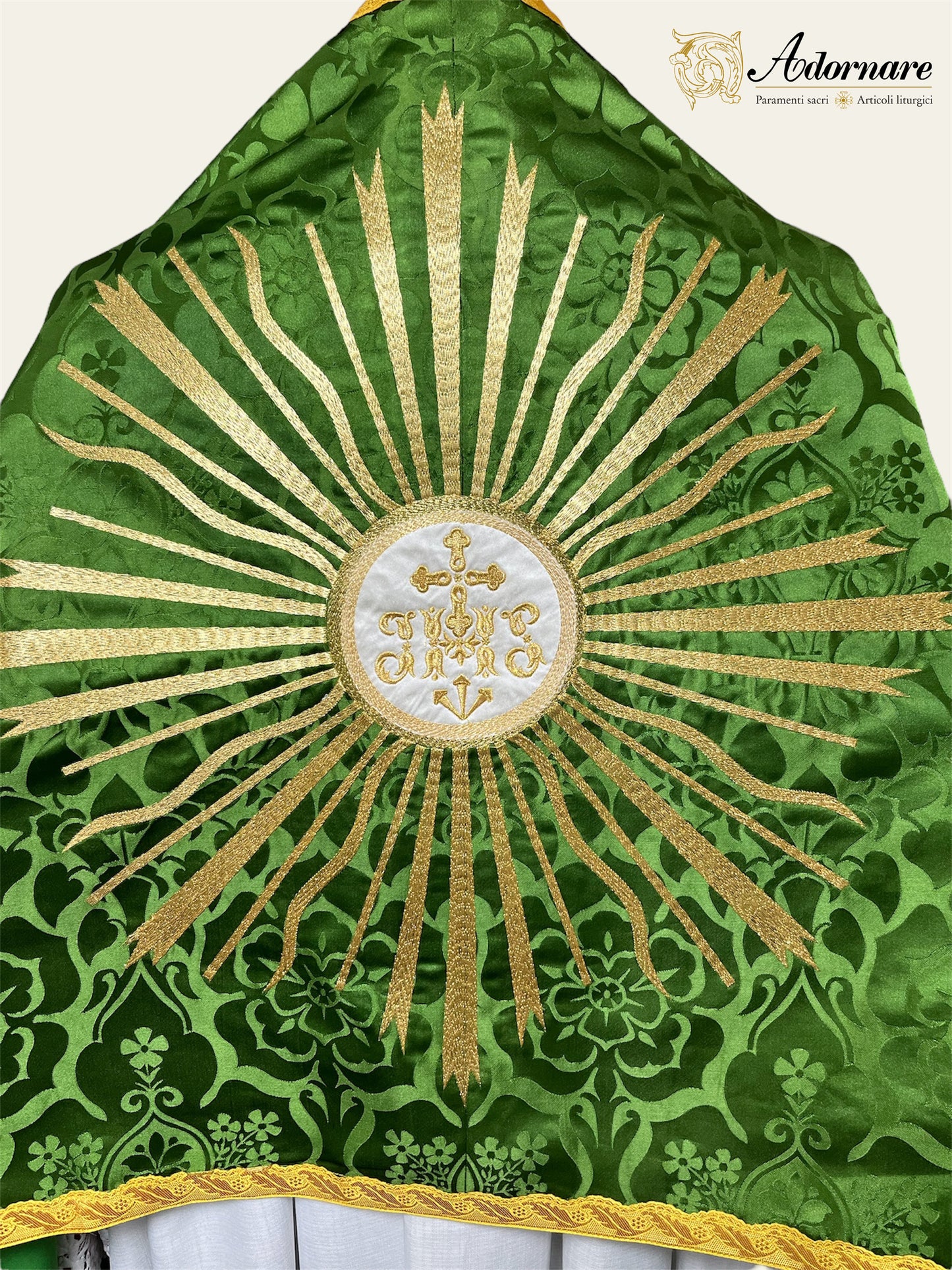Roman-style Damask Humeral veil with sunburst IHS embroidery (All colours) / Velo Omerale Damasco ricamato con simbolo IHS