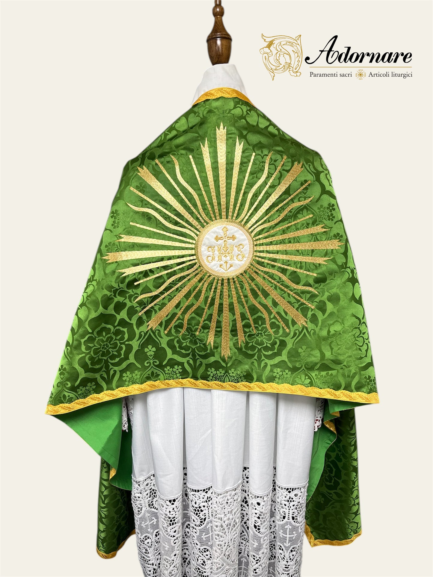 Roman-style Damask Humeral veil with sunburst IHS embroidery (All colours) / Velo Omerale Damasco ricamato con simbolo IHS