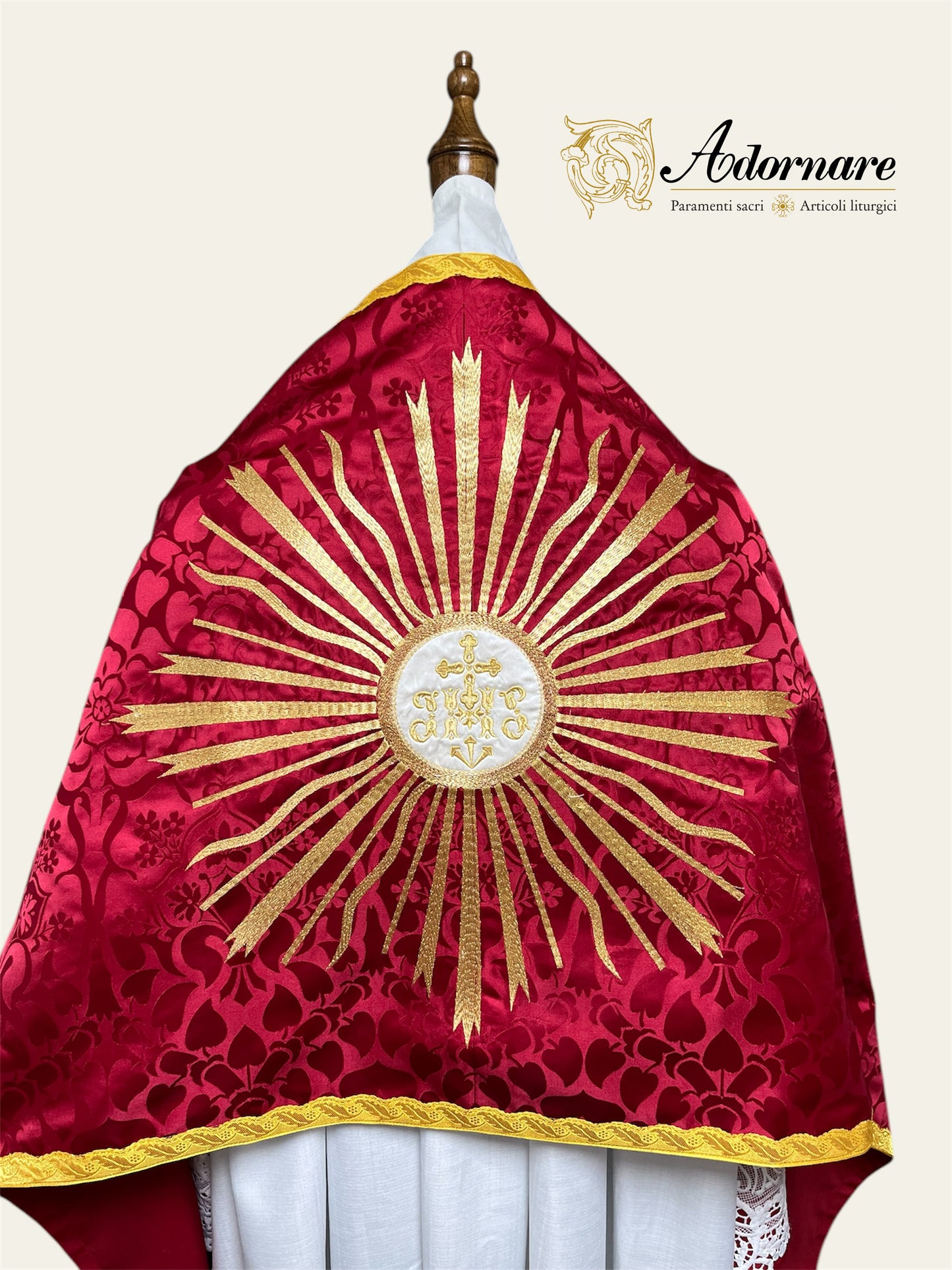 Roman-style Damask Humeral veil with sunburst IHS embroidery (All colours) / Velo Omerale Damasco ricamato con simbolo IHS