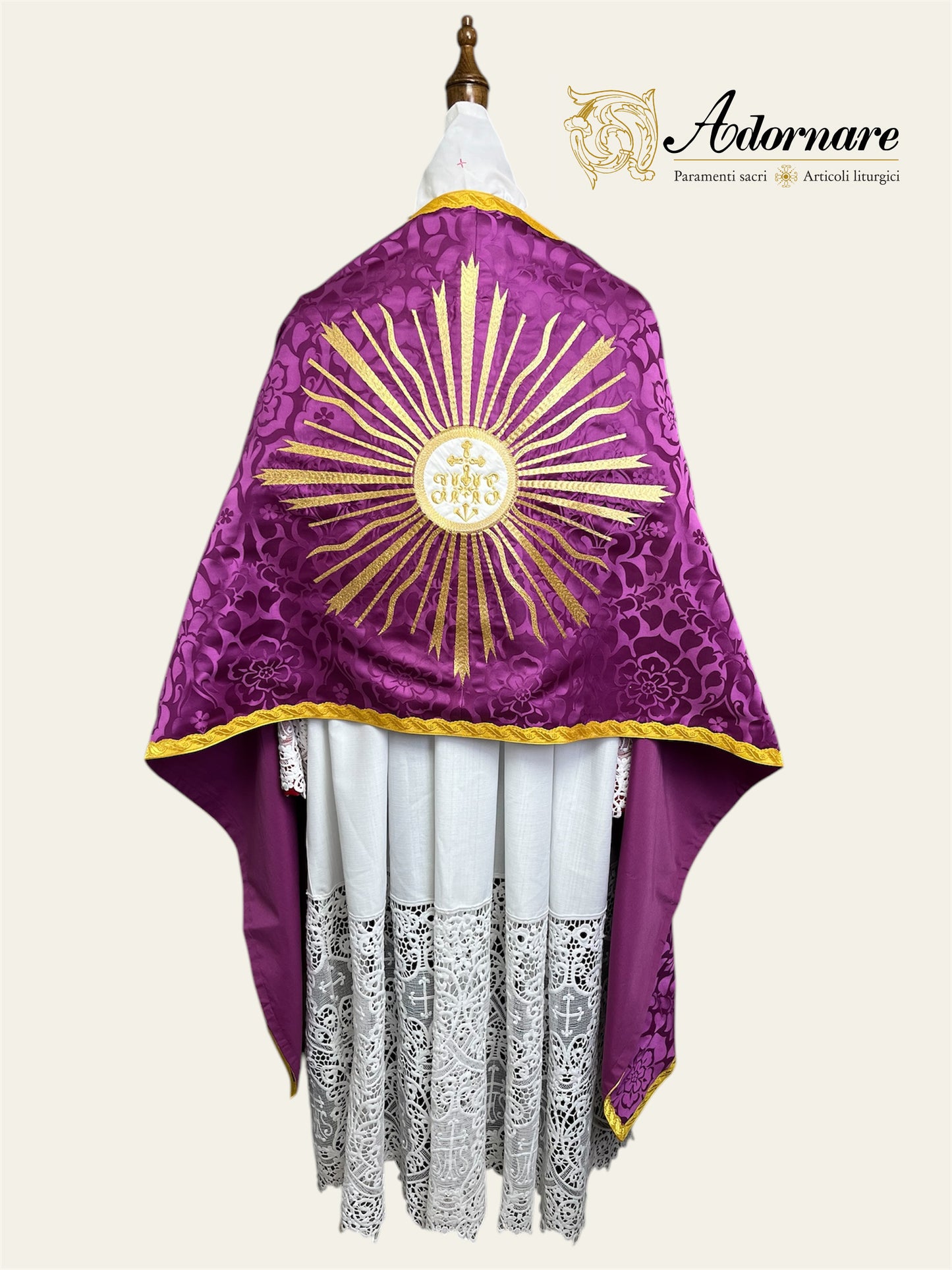 Roman-style Damask Humeral veil with sunburst IHS embroidery (All colours) / Velo Omerale Damasco ricamato con simbolo IHS