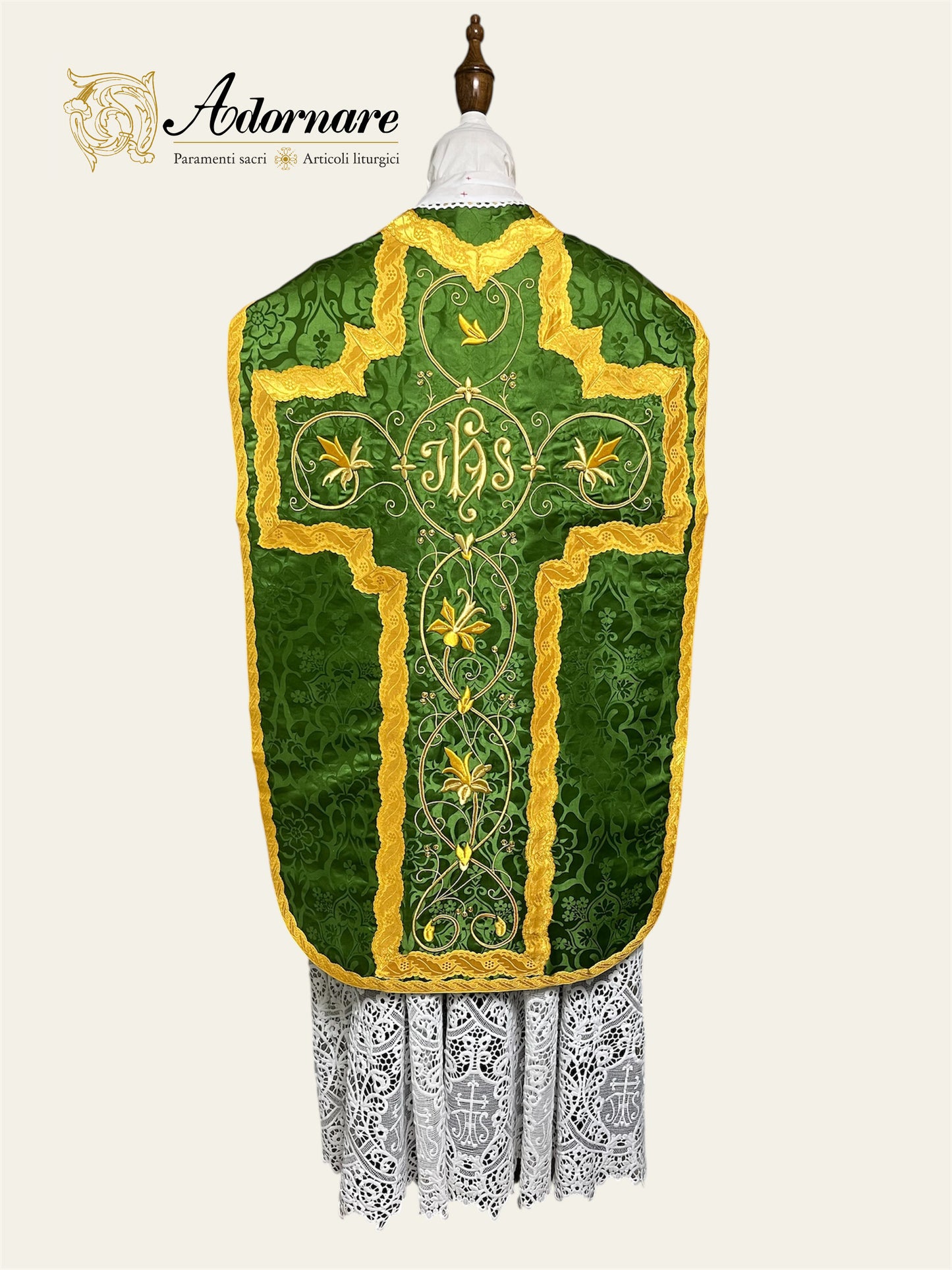 "IHS" Hand-embroidered French-cut Roman Chasuble Low Mass Set / Pianeta Francese "IHS"
