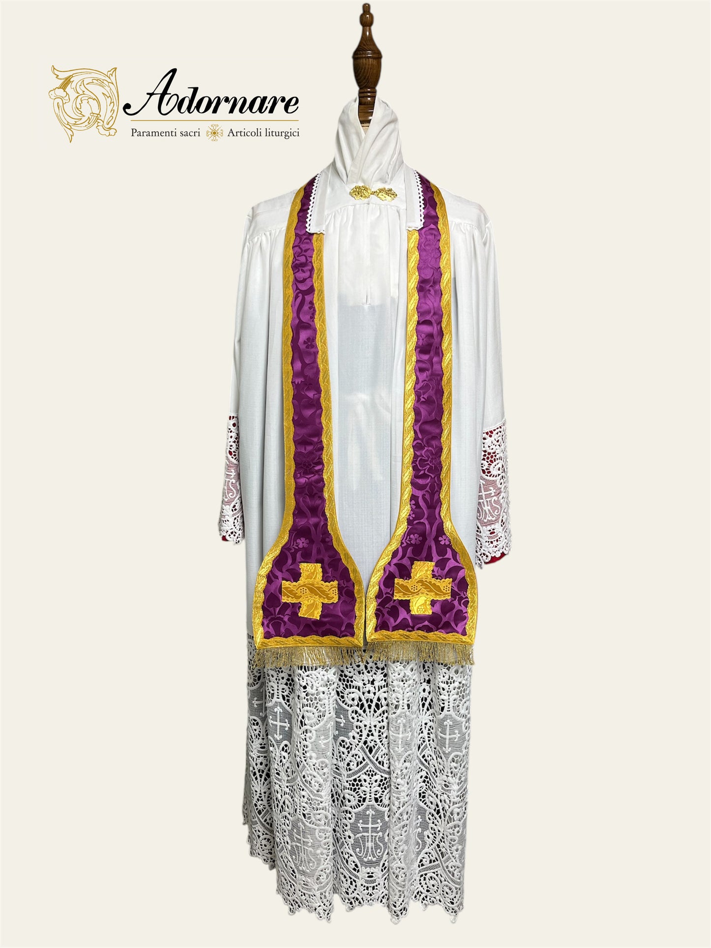 "IHS" Hand-embroidered French-cut Roman Chasuble Low Mass Set / Pianeta Francese "IHS"
