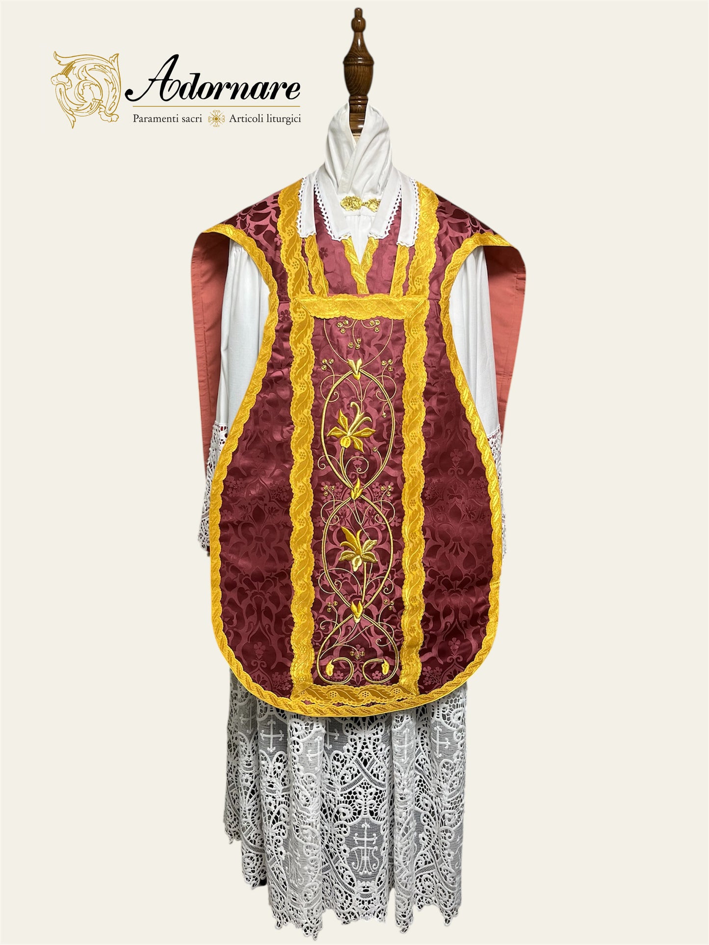 "IHS" Hand-embroidered French-cut Roman Chasuble Low Mass Set / Pianeta Francese "IHS"
