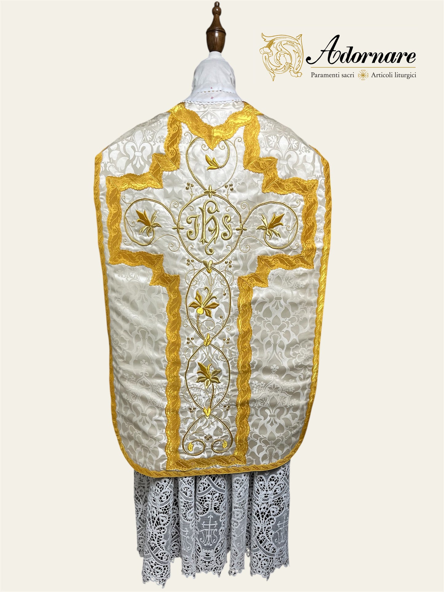 "IHS" Hand-embroidered French-cut Roman Chasuble Low Mass Set / Pianeta Francese "IHS"