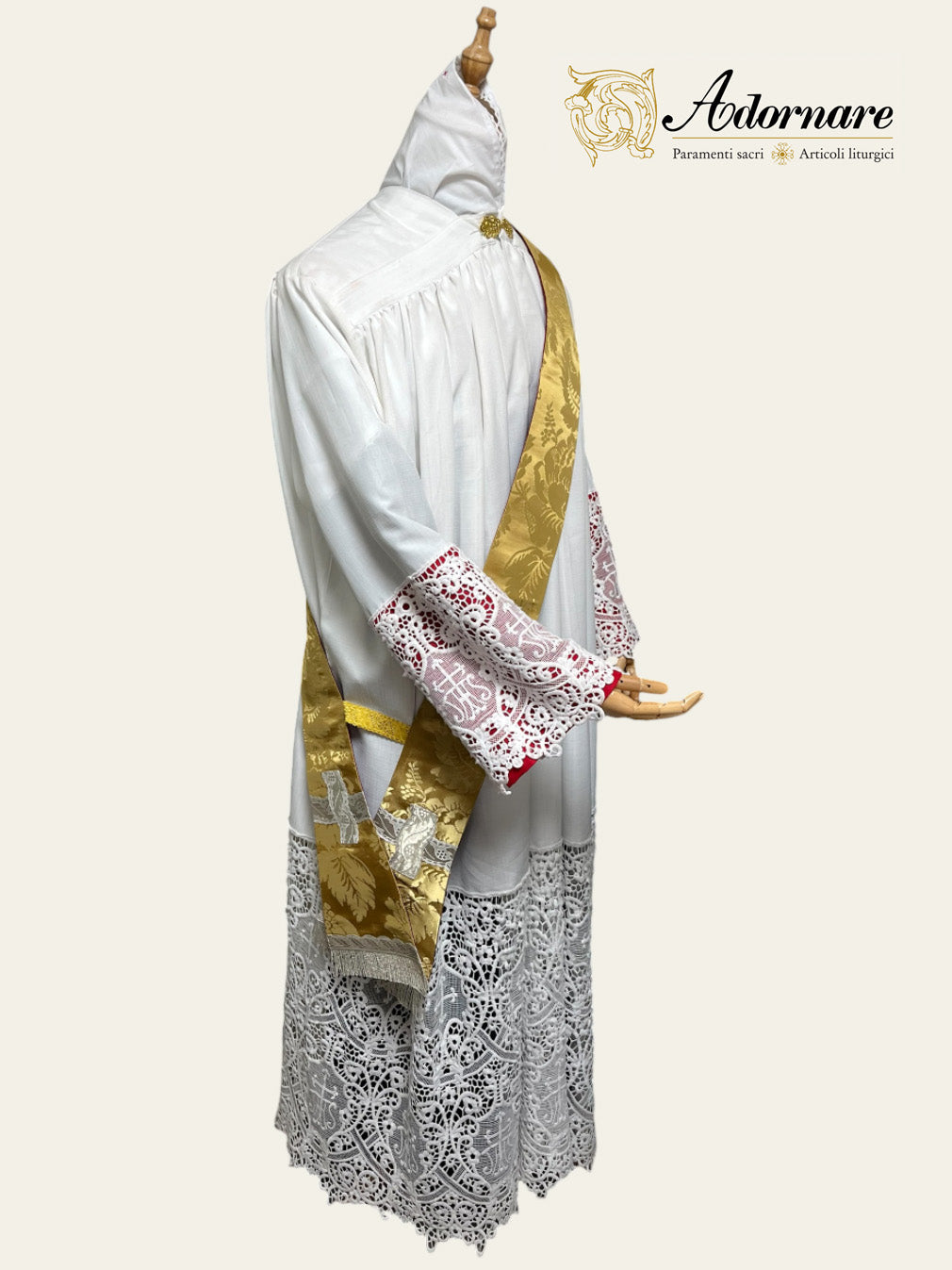 Gold silk damask Italian-cut Roman Dalmatic / Dalmatica romana in damasco oro